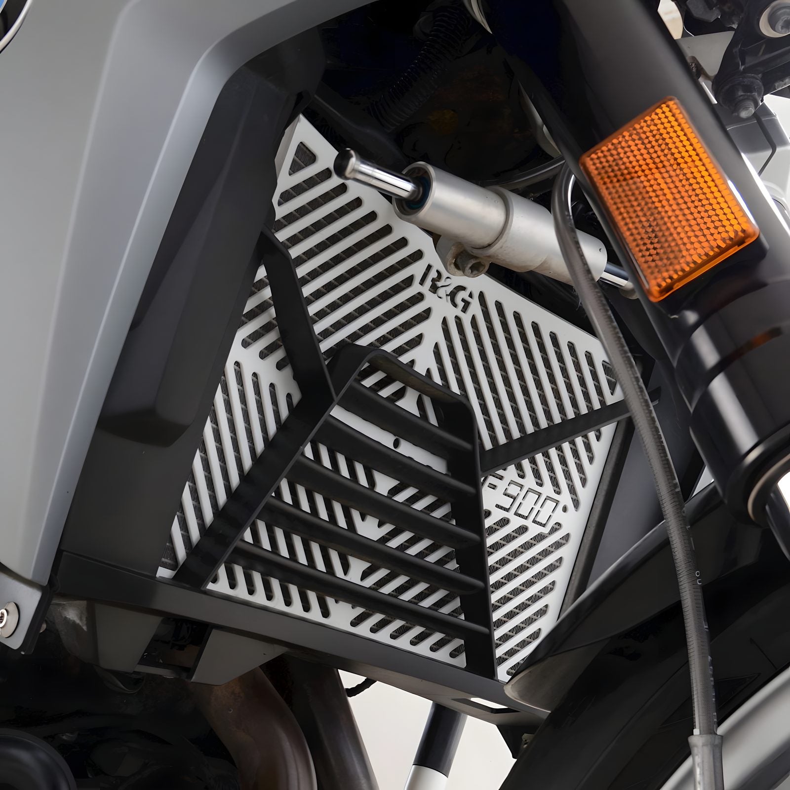 PROTEZIONE RADIATORE CON LOGO R&G PER BMW F 900 XR 2020 > 2023 BRG0019SS