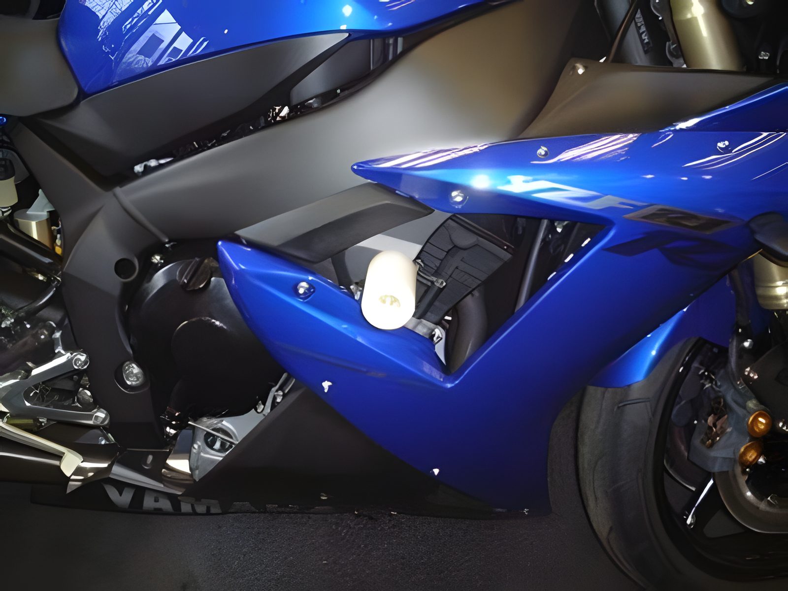 R&G PROTEZIONE TAMPONI ANTICADUTA CLASSIC STYLE PER YAMAHA YZF-R1 2002 2003