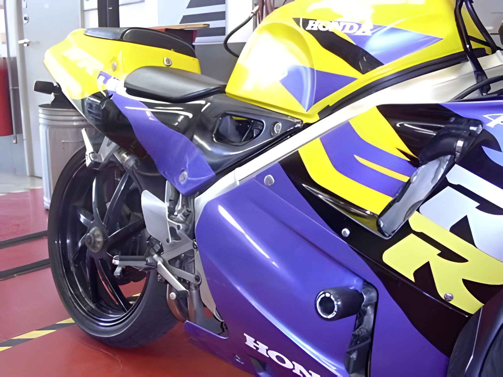 PROTEZIONI TELAIO R&G PER HONDA VFR 400R NC30 NO FORI CARENA NERO CP0078BL