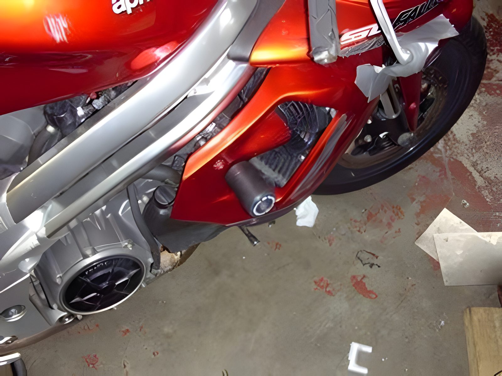 PROTEZIONI TELAIO TAMPONI R&G PER APRILIA FALCO TOP FAIRING FORI CARENA CP0088BL