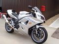 PROTEZIONI TELAIO TAMPONI R&G PER TRIUMPH DAYTONA 600 / 650 FORI CARENA CP0129BL