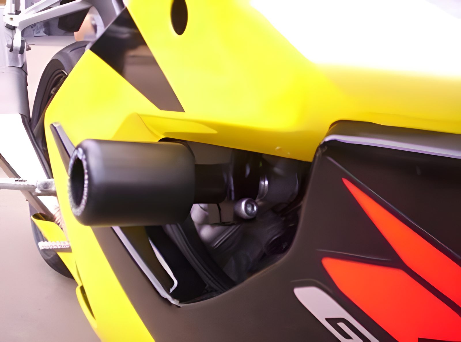 R&G PROTEZIONE TAMPONI CLASSIC PER SUZUKI GSXR 1000 2005 2006 NO MOD CP0140BL