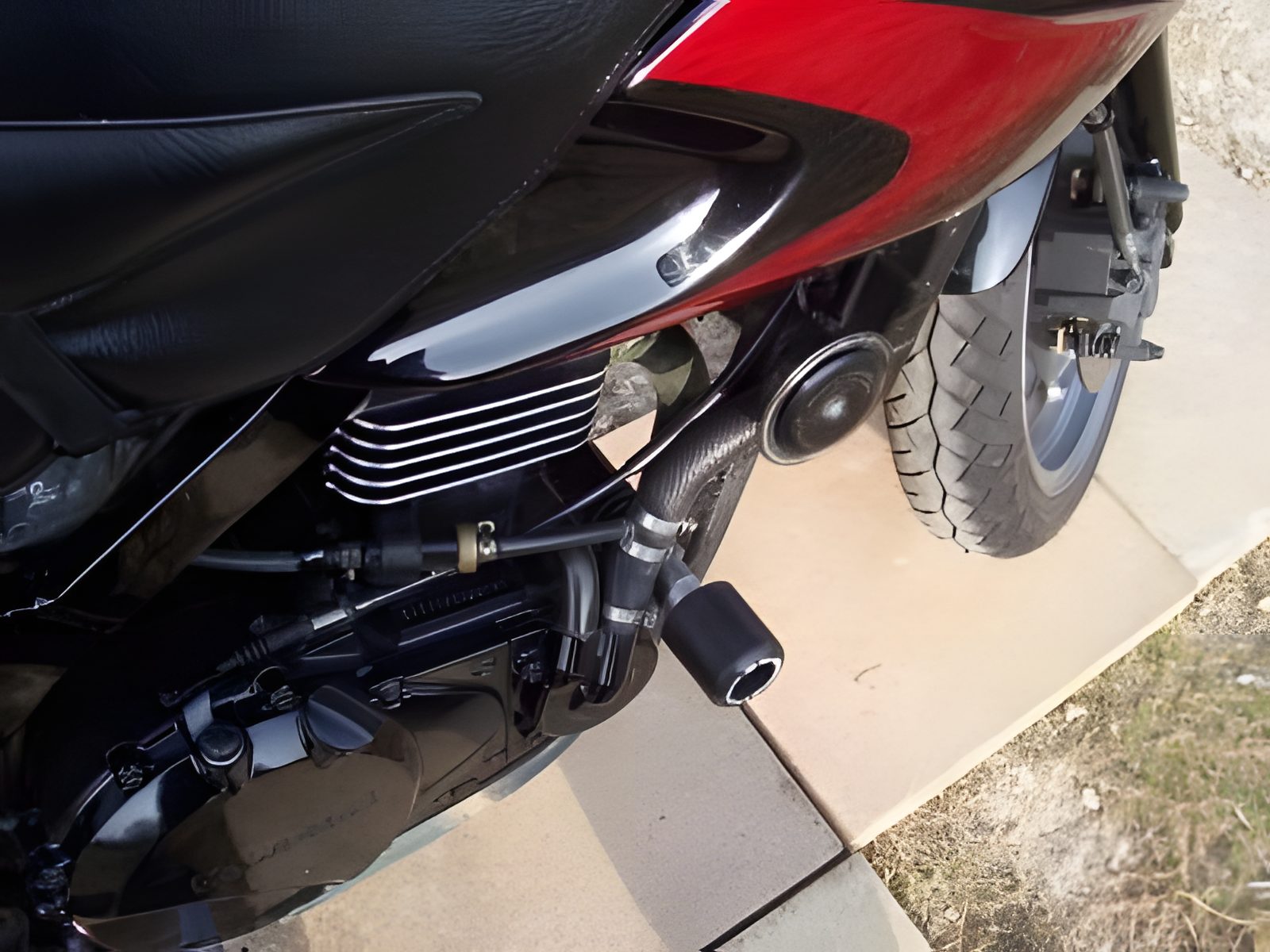 PROTEZIONI TELAIO TAMPONI R&G PER KAWASAKI GPZ 500 FORI CARENA NERO CP0180BL