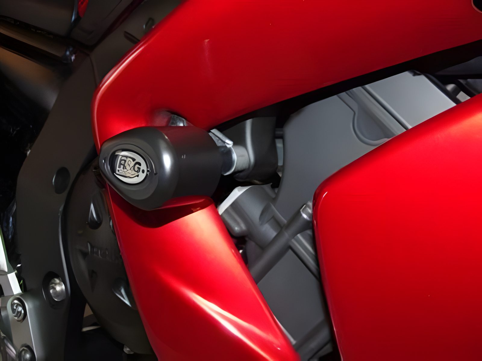 R&G PROTEZIONE TAMPONI AERO STYLE PER YAMAHA FZ1-S 2006 > 2016 CP0225BL
