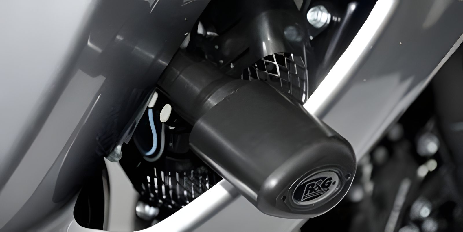 PROTEZIONE TAMPONI ANTICADUTA R&G AERO STYLE PER SUZUKI GSX-1250 FA 2010 > 2016