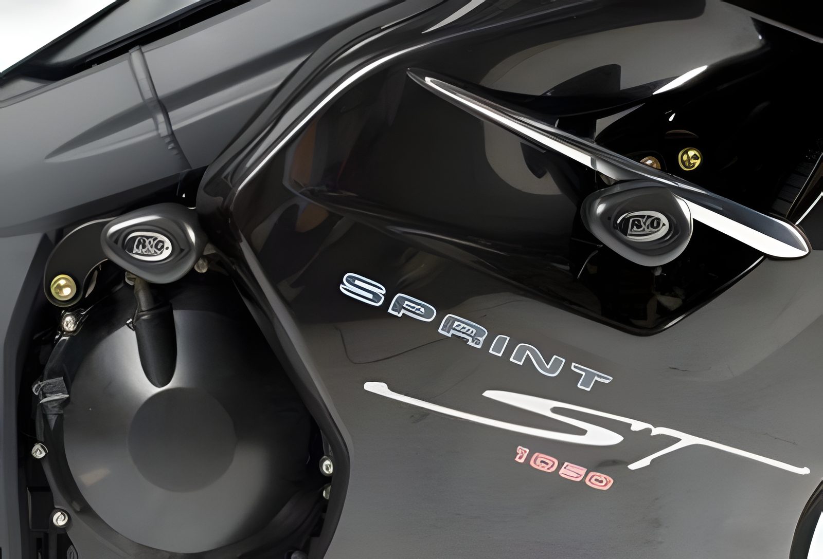 R&G PROTEZIONE TAMPONI ANTICADUTA AERO STYLE PER TRIUMPH SPRINT GT 2010 > 2018