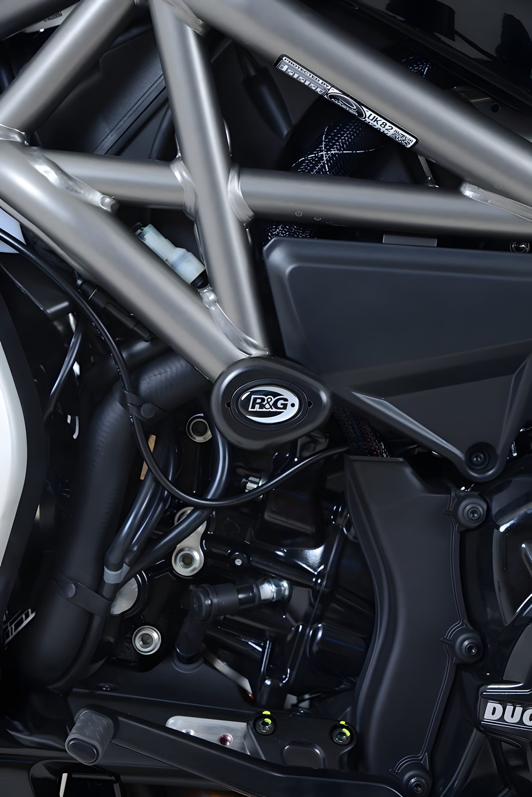 R&G PROTEZIONE TAMPONI ANTICADUTA AERO STYLE PER DUCATI XDIAVEL 2016 > 2020