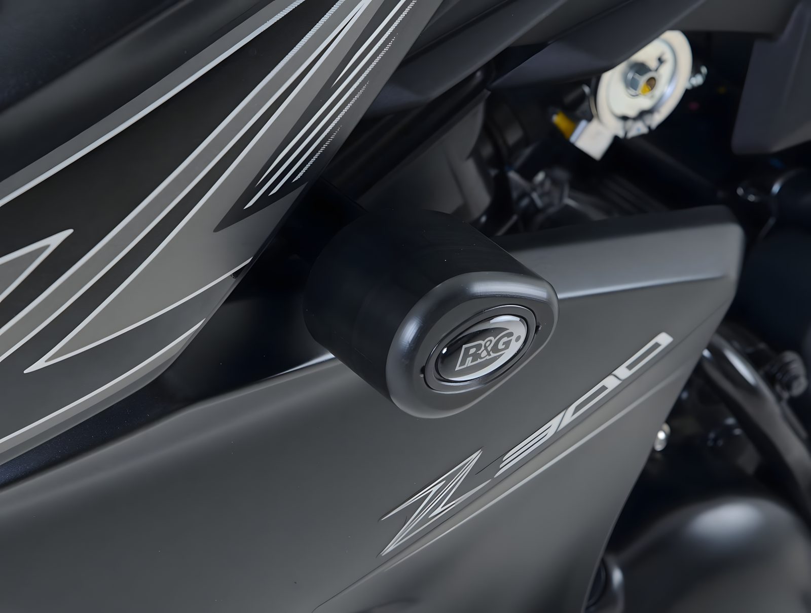 R&G PROTEZIONE TAMPONI AERO STYLE PER KAWASAKI Z300 2015 > 2018 NO MOD CP0402BL