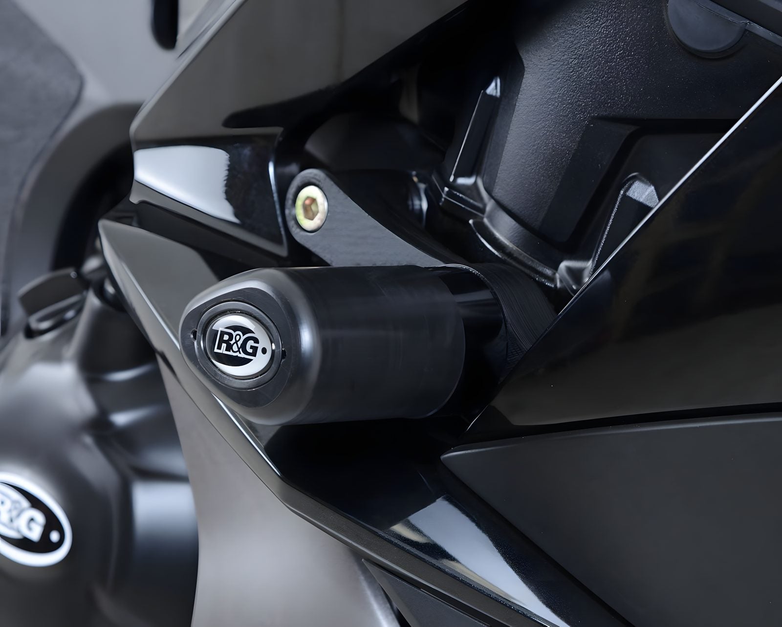 R&G PROTEZIONE TAMPONI AERO STYLE PER KAWASAKI Z 1000 SX NINJA 1000 2011 > 2019