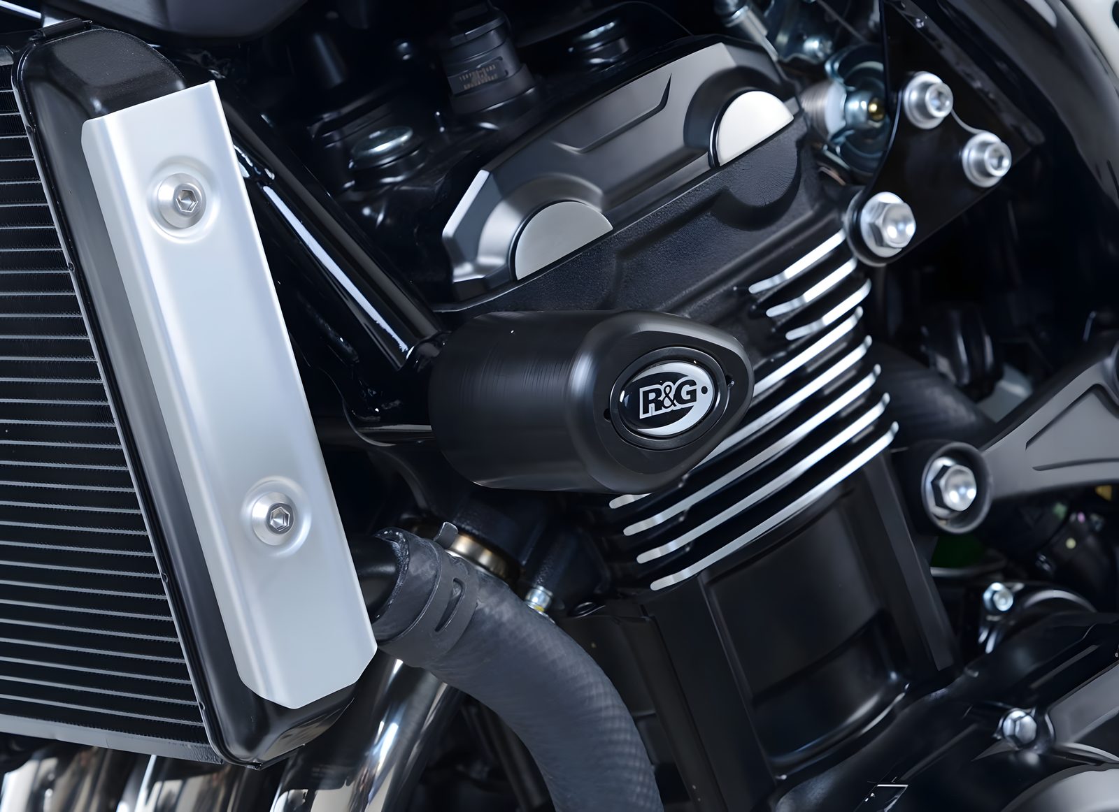 R&G PROTEZIONE TAMPONI ANTICADUTA AERO STYLE PER KAWASAKI Z 900 RS 2020