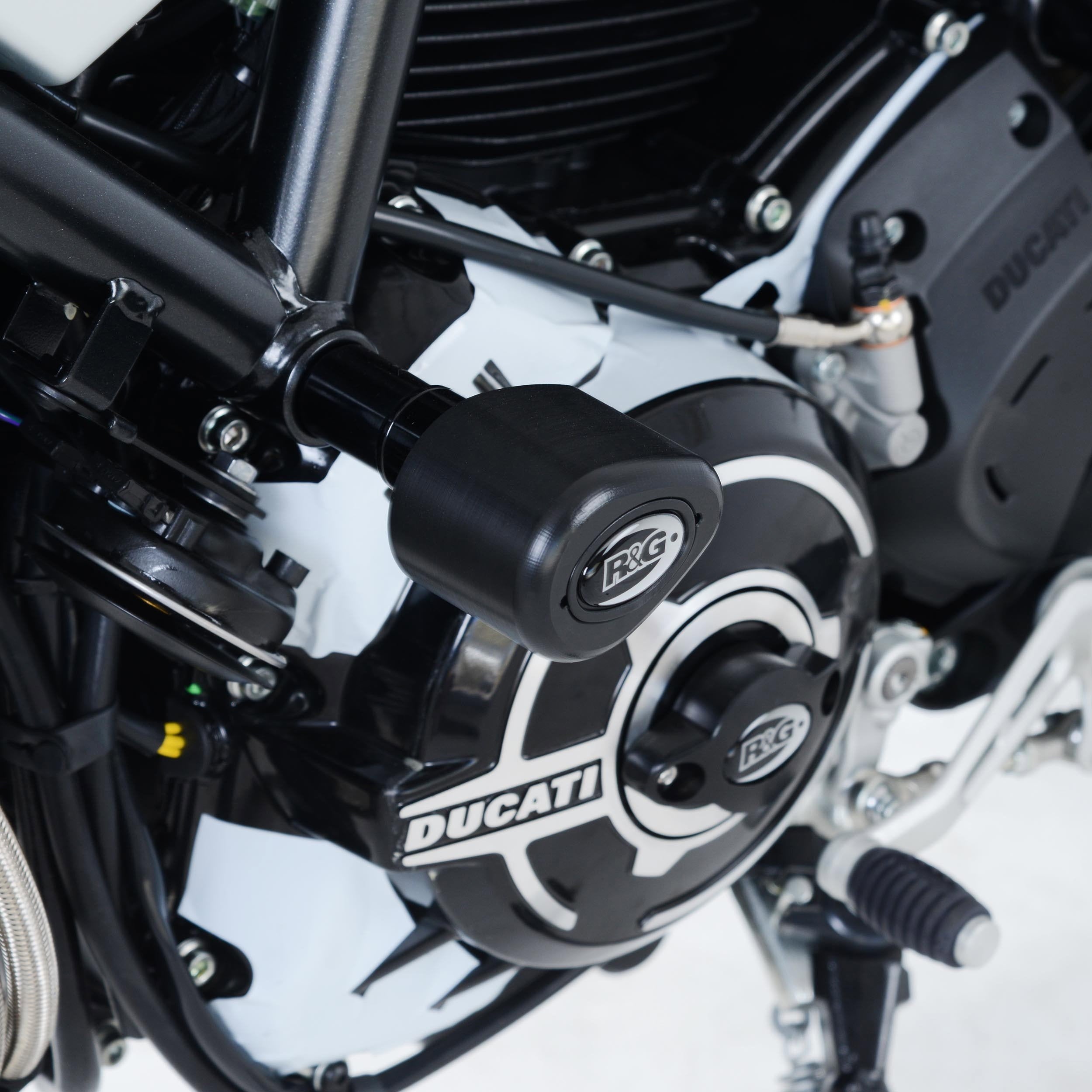 R&G PROTEZIONE TAMPONI ANTICADUTA AERO STYLE PER DUCATI SCRAMBLER 1100 2020