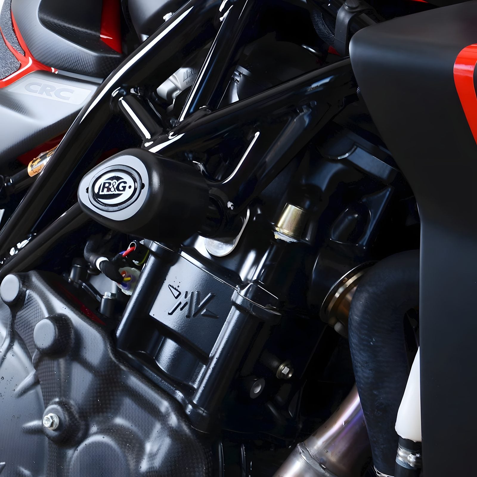 TAMPONI R&G PER MV AGUSTA BRUTALE 1000RR / ORO 2020 NO FORI CARENA NERO CP0506BL