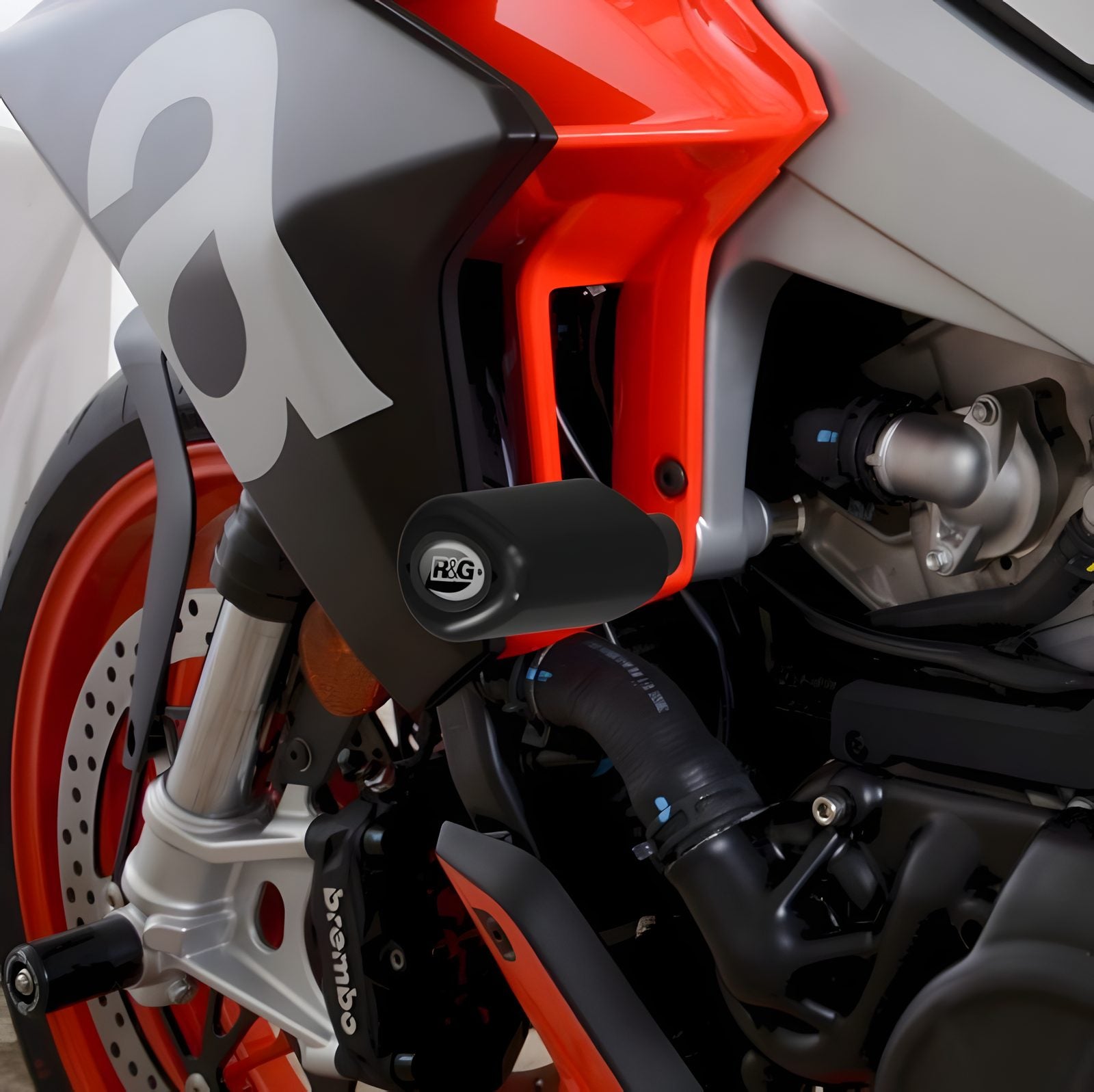 TAMPONI TELAIO R&G PER APRILIA 660 TUONO 2021 > 2024 FORI CARENA NERO CP0514BL