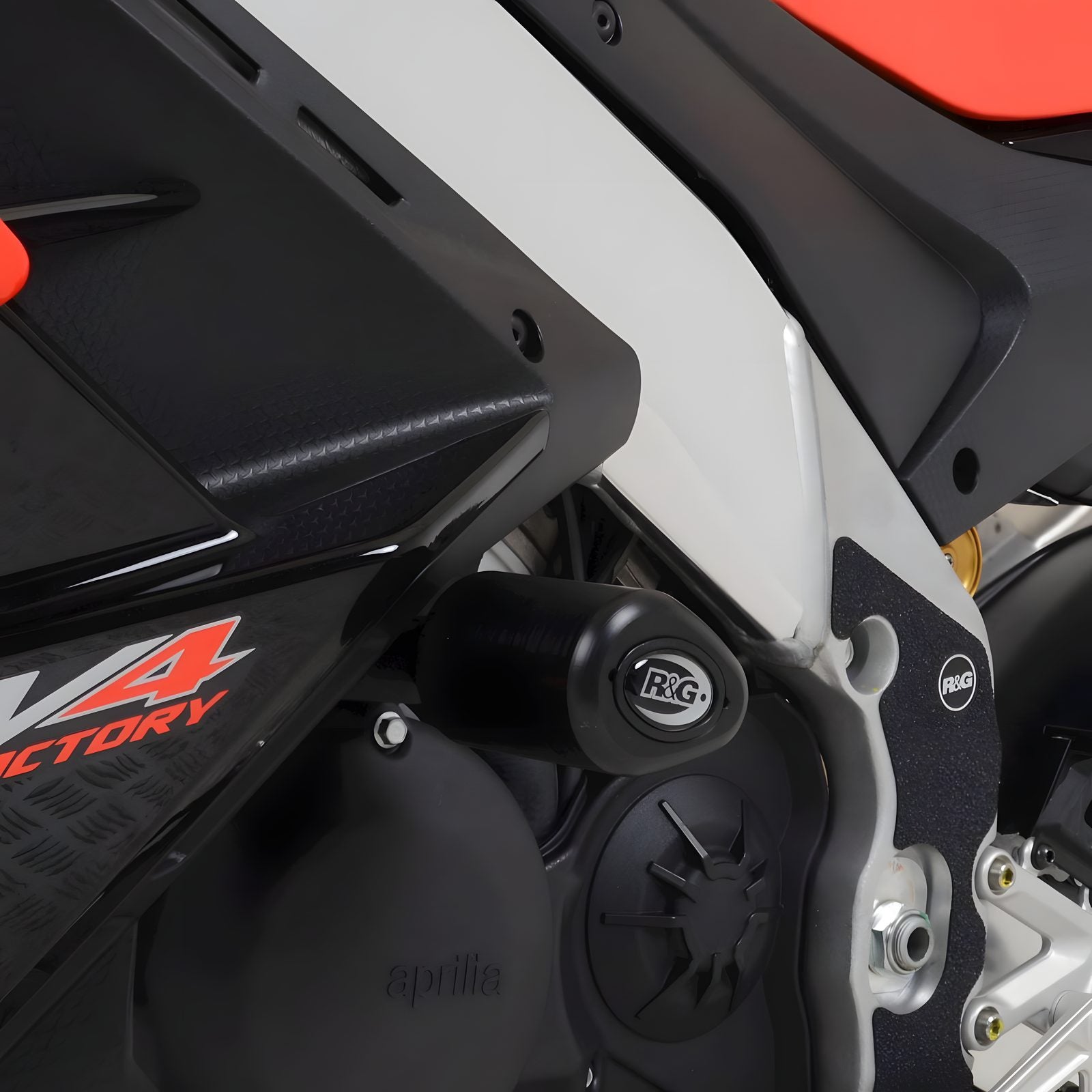 TAMPONI R&G PER APRILIA RSV4 1100 / FACTORY 2021 > 2024 NO FORI CARENA CP0531BL