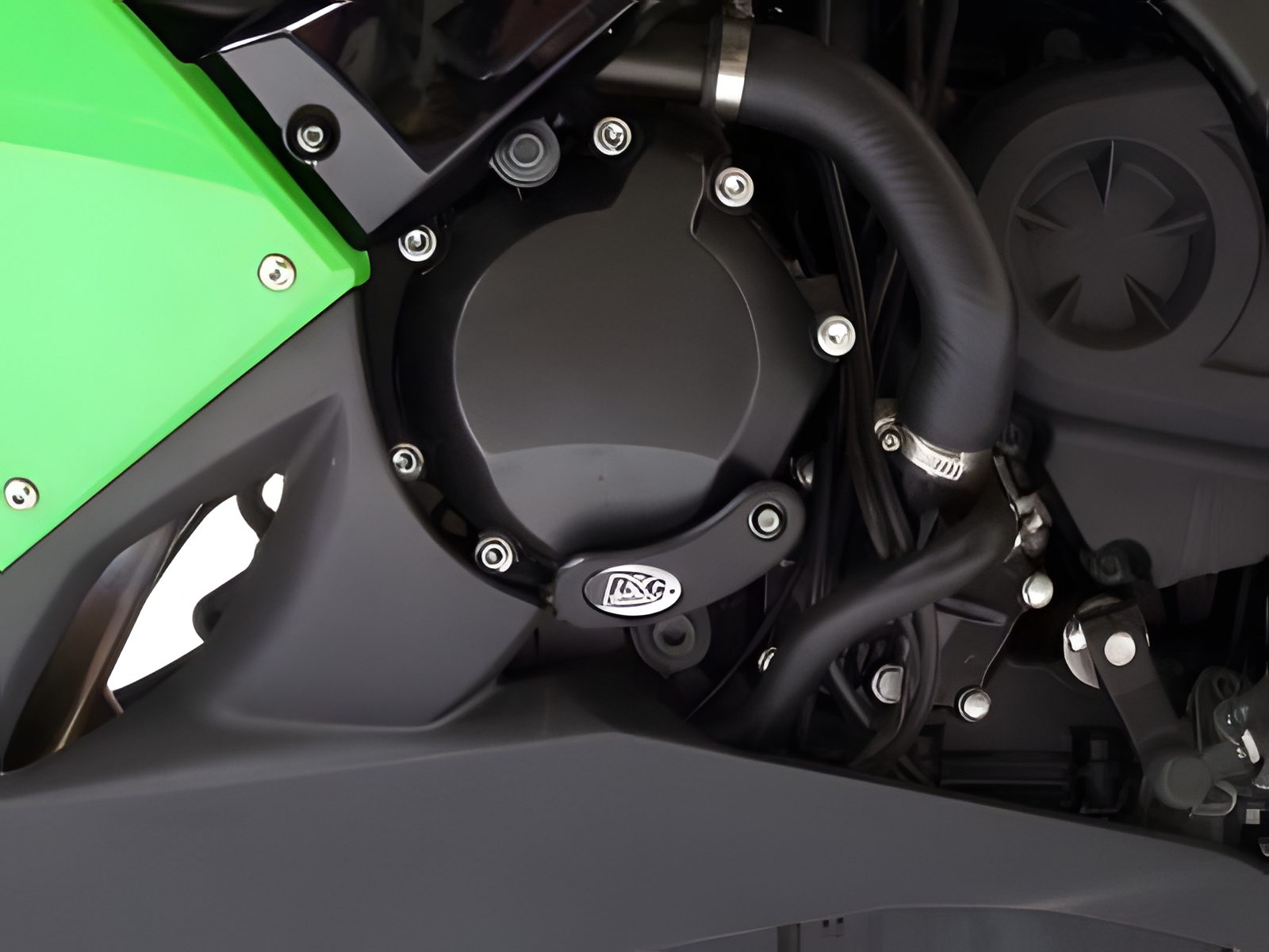 PROTEZIONE CARTER MOTORE R&G PER KAWASAKI ZX 10 R 2008 > 2010 NERO ECS0022BK