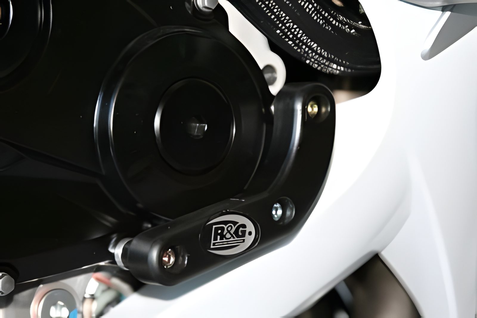 PROTEZIONE CARTER MOTORE R&G PER SUZUKI GSX R 750 2006 > 2010 DX NERO ECS0027BK