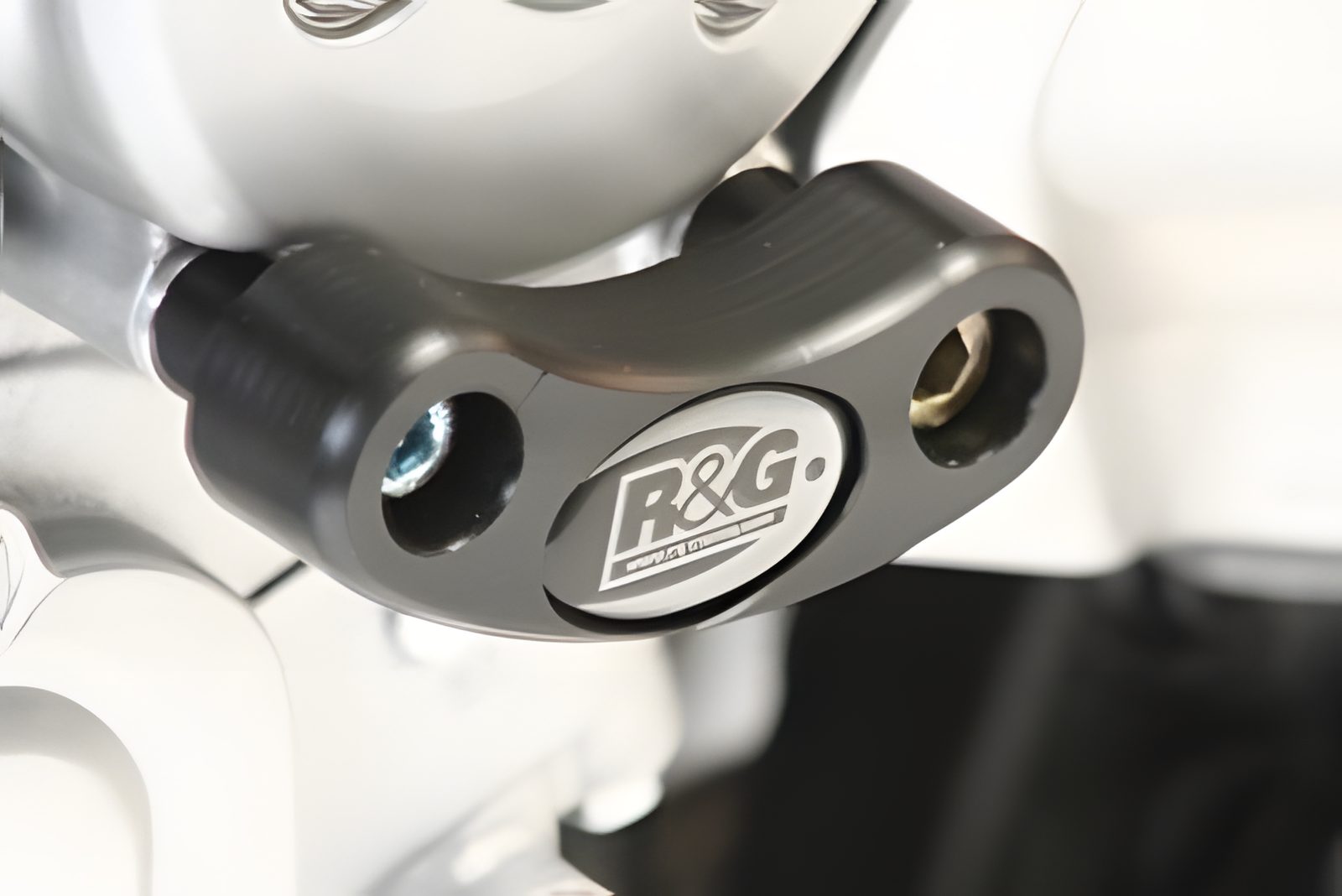 PROTEZIONE CARTER MOTORE R&G PER YAMAHA FZ8 FAZER 800 2010 > 2016 NERO ECS0037BK