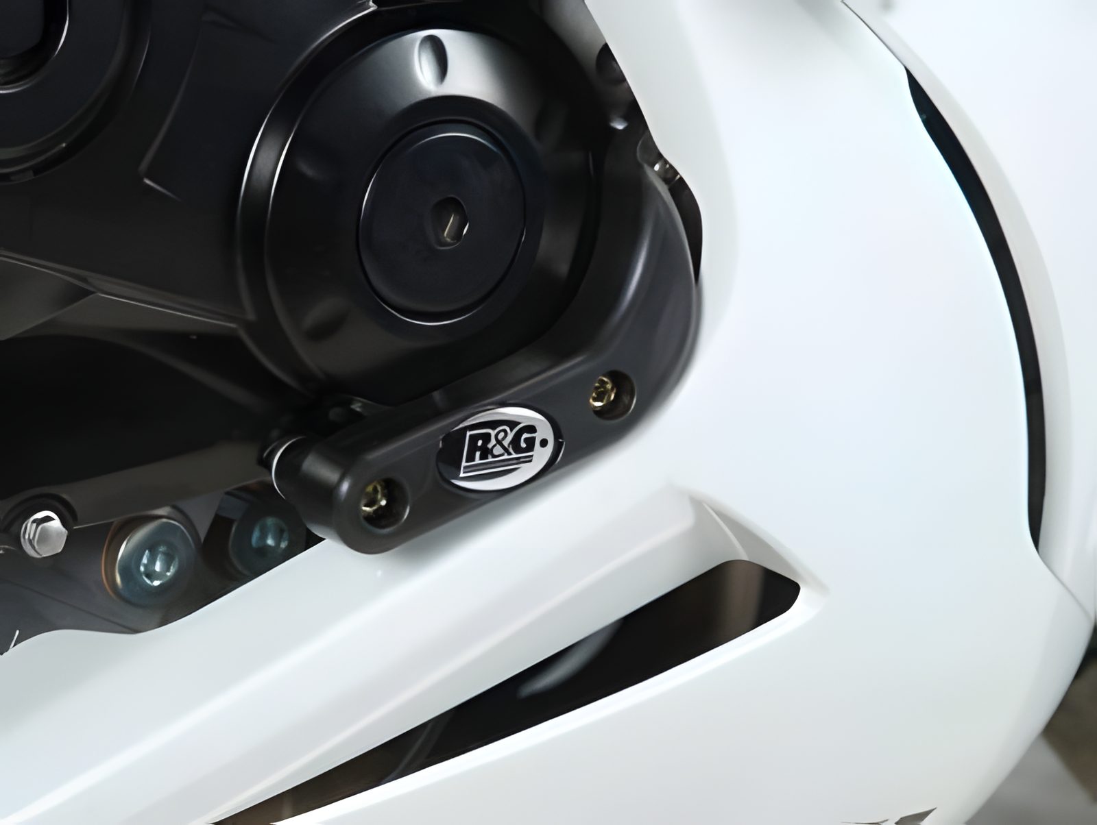 PROTEZIONE CARTER MOTORE R&G PER SUZUKI GSX R 750 2011 > 2018 NERO ECS0070BK