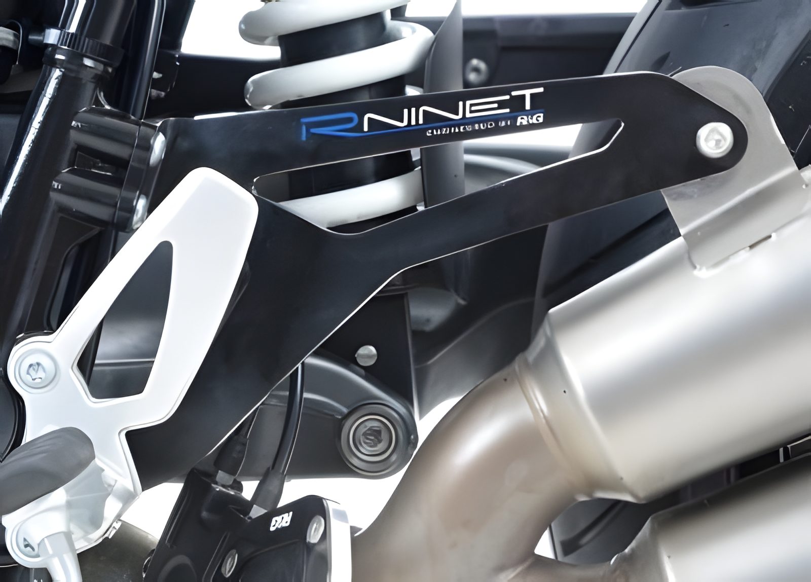 STAFFA PER SCARICO R&G COMPATIBILE PER BMW R NINE T 2014 > 2018 NERO UNICO