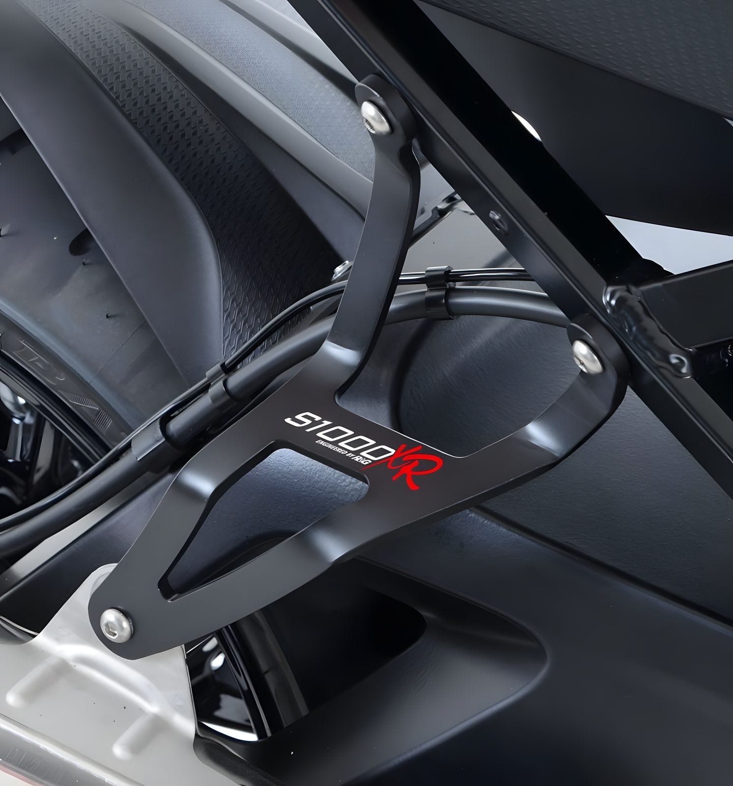 STAFFA PER SCARICO R&G COMPATIBILE PER BMW S 1000 XR 2015 > 2019 NERO EH0064BK