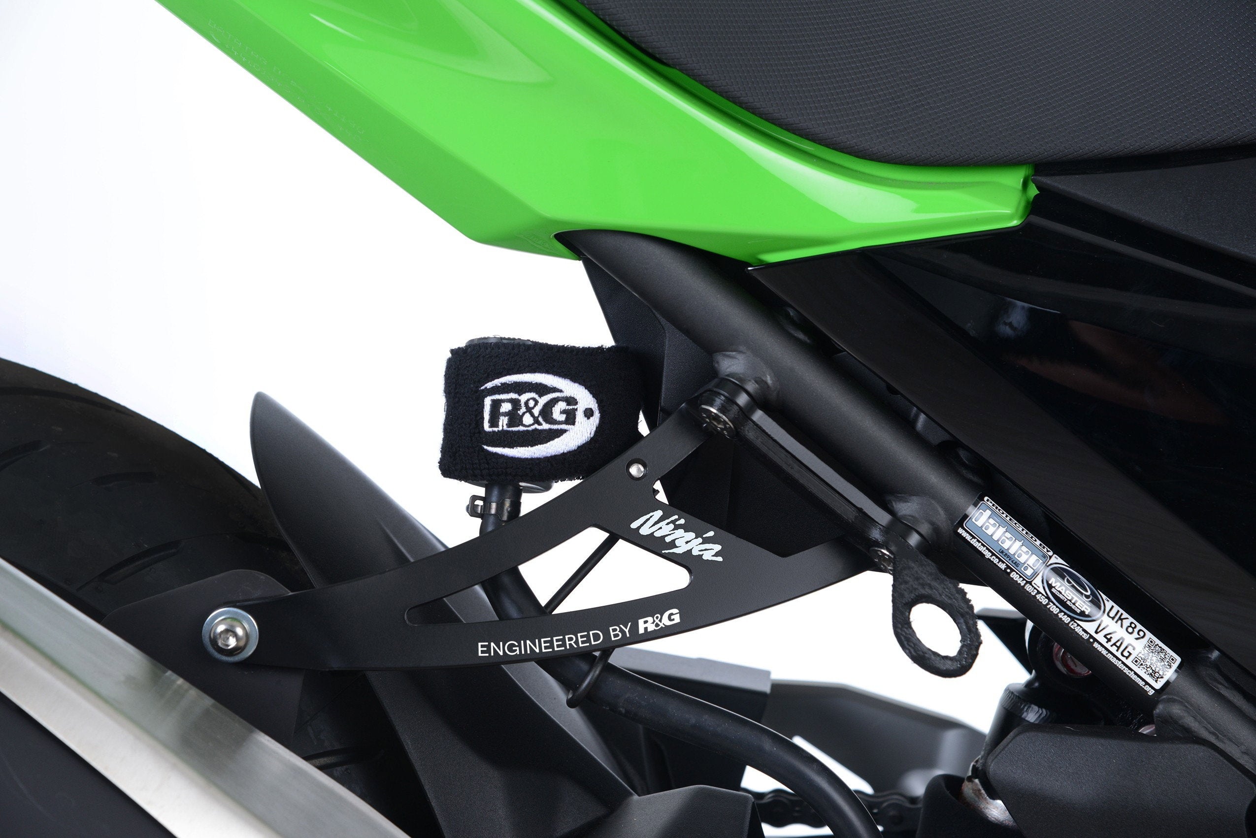 STAFFA PER SCARICO R&G COMPATIBILE PER KAWASAKI NINJA 400 2018 > 2023 NERO KIT