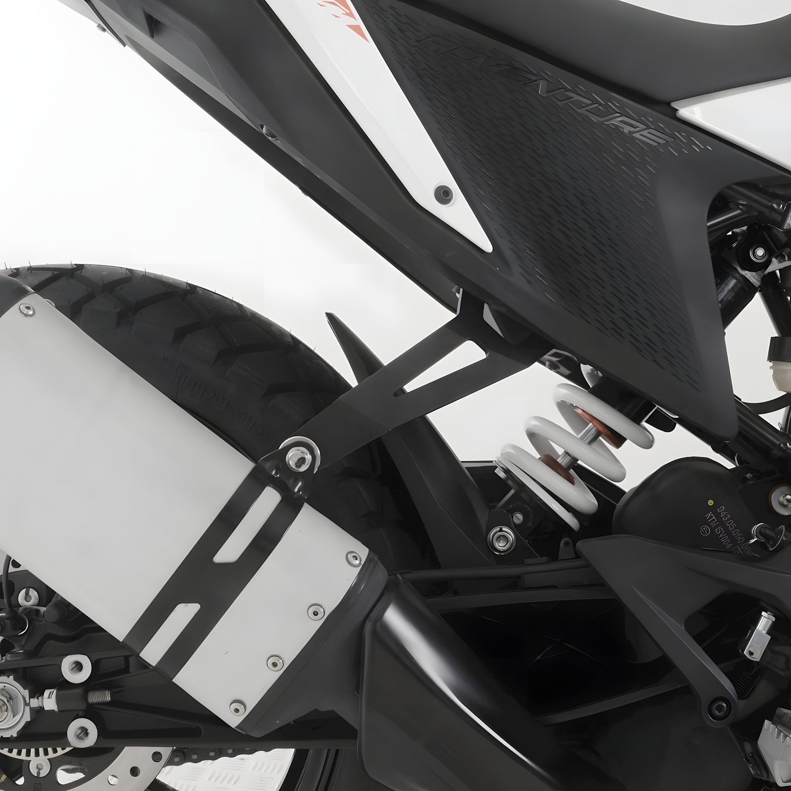 KIT STAFFA SCARICO + PIASTRA R&G PER KTM 390 ADVENTURE 2020 > 2024 EH0110BKA