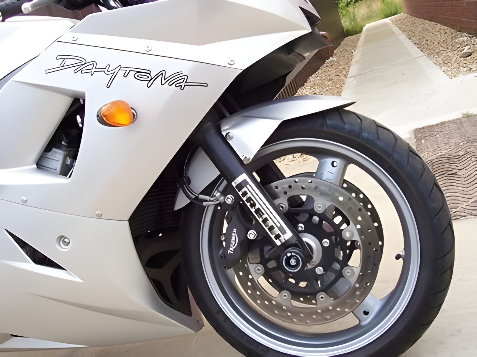 PROTEZIONI PERNO FORCELLA ANTERIORE COPPIA R&G PER TRIUMPH DAYTONA 600 NERO