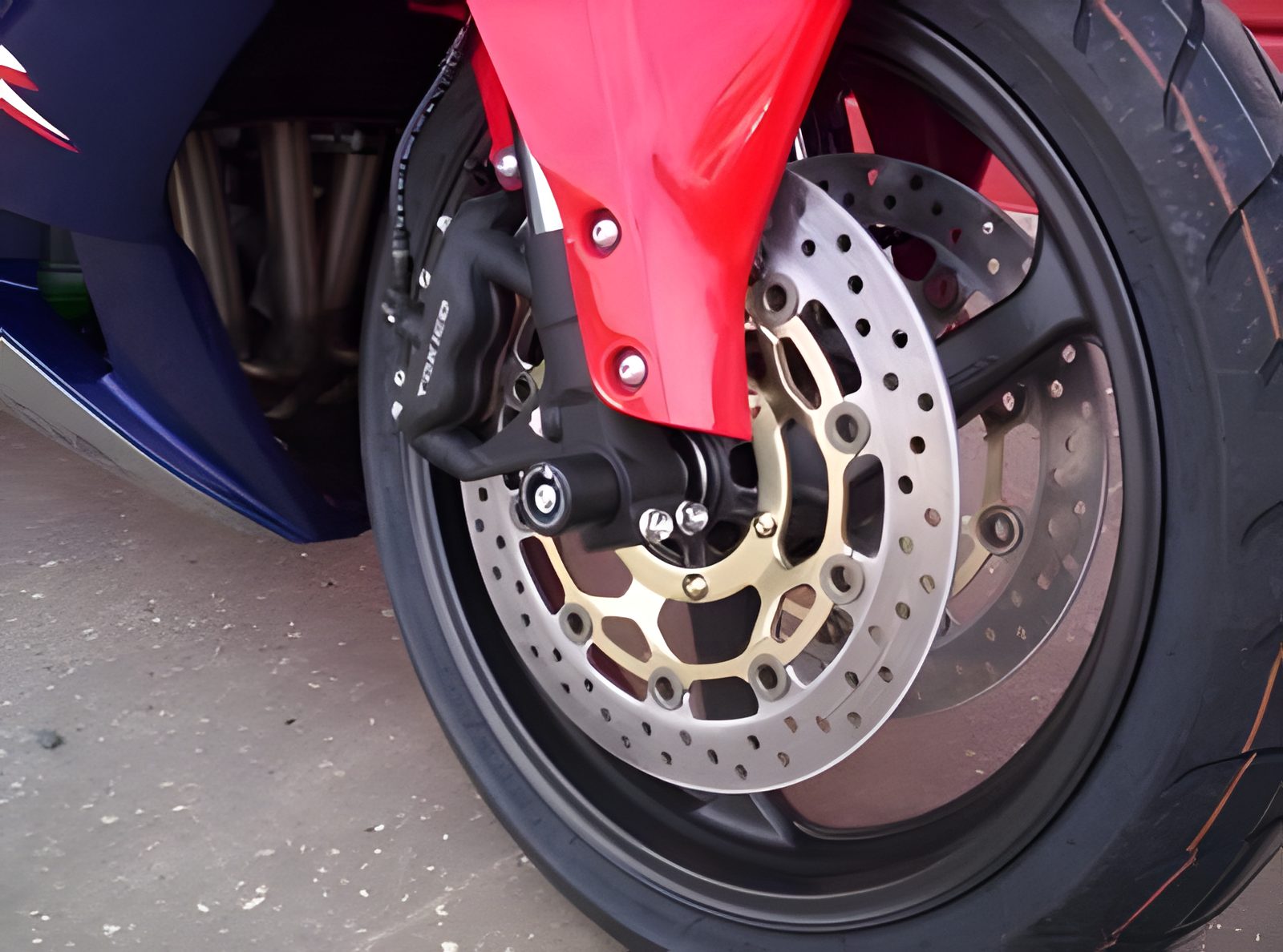 PROTEZIONI PERNO FORCELLA ANT. COPPIA R&G PER HONDA CBR 600 RR 2005 > 2006 NERO