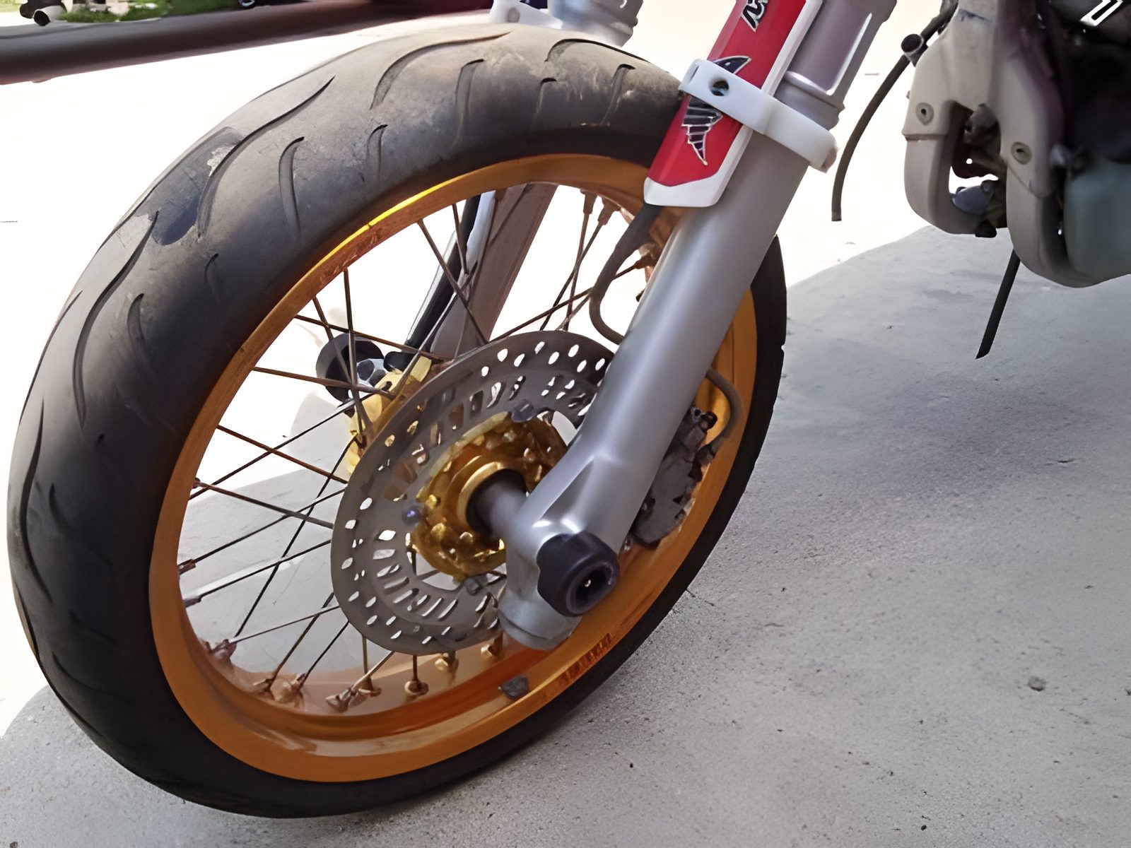 PROTEZIONI PERNO FORCELLA ANTERIORE COPPIA R&G PER HONDA XR 650R ALL YEARS NERO