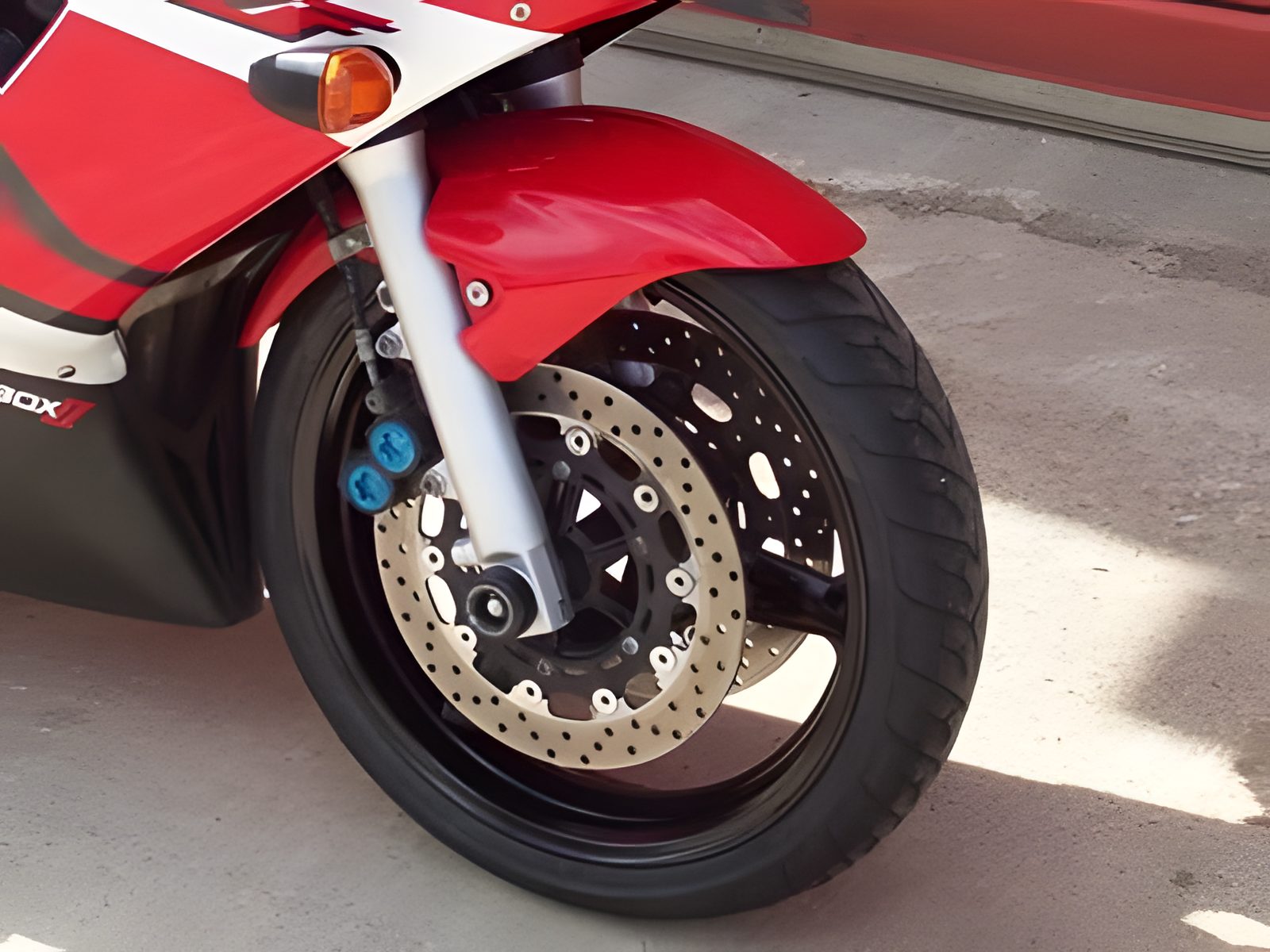 PROTEZIONI PERNO FORCELLA ANTER. COPPIA R&G PER YAMAHA YZF-R6 1999 > 2002 NERO