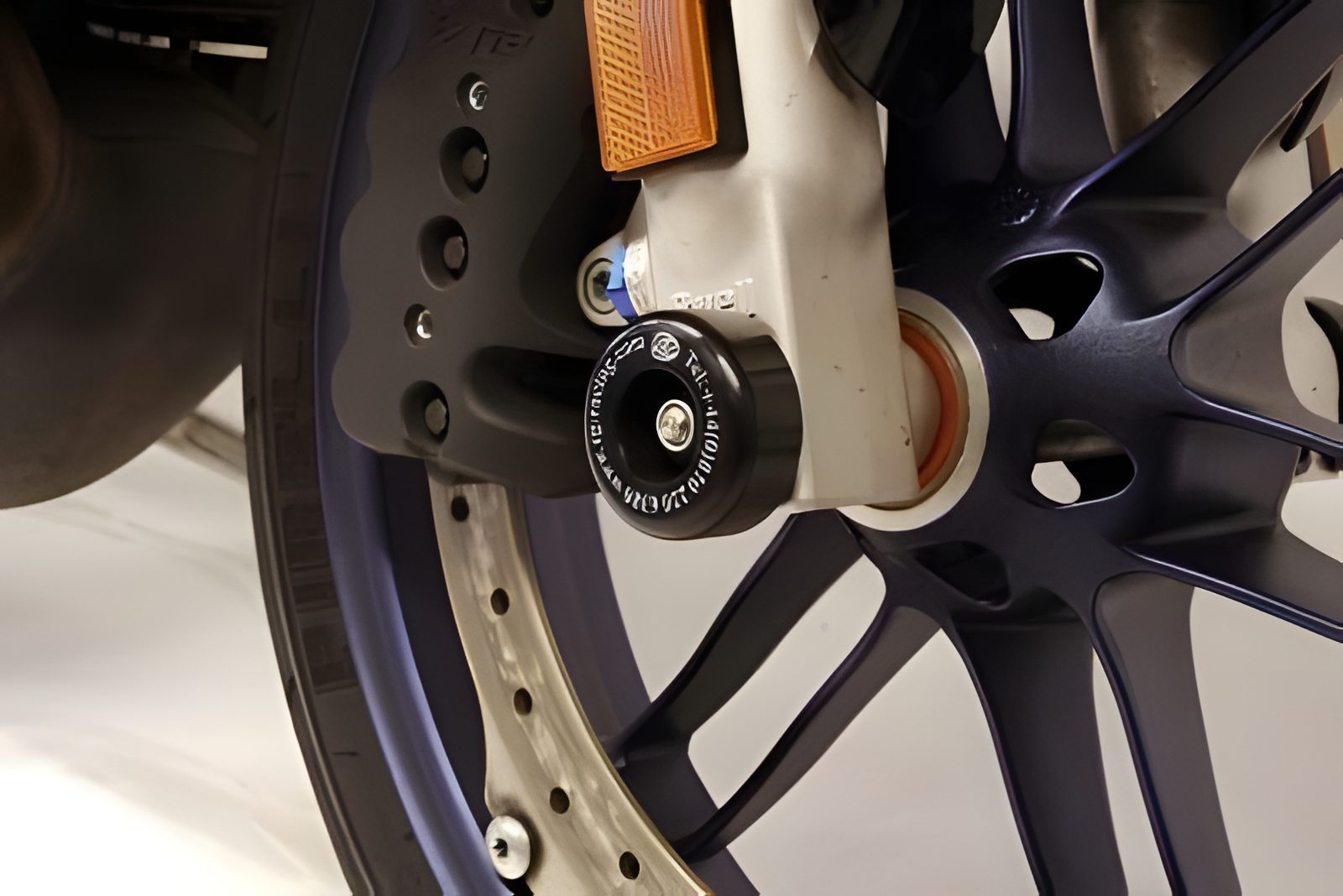 PROTEZIONI PERNO FORCELLA ANTERIORE COPPIA R&G PER BUELL 1125 R 2008 NERO
