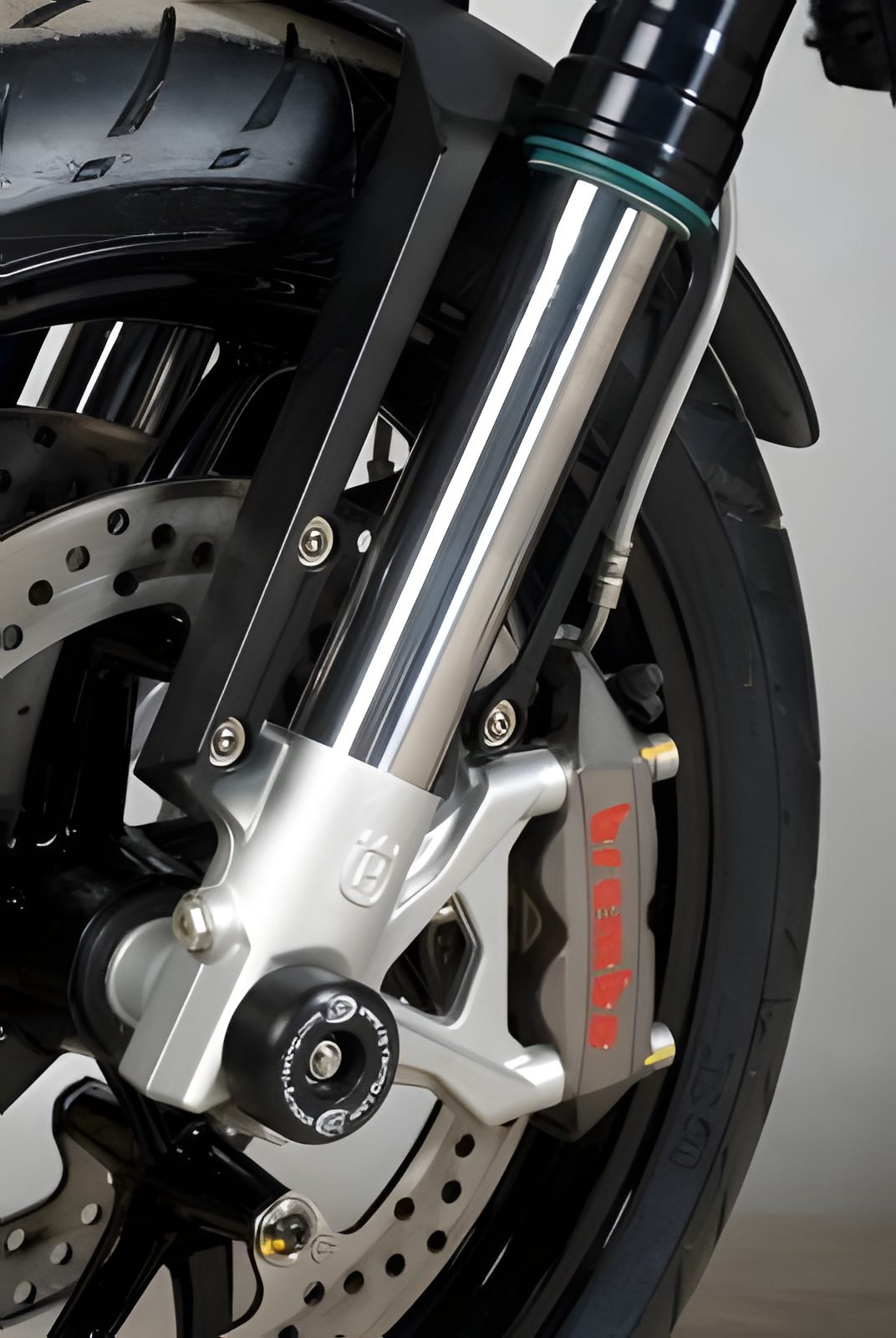 PROTEZIONI PERNO FORCELLA ANTER. COPPIA R&G PER HUSQVARNA NUDA 900 / R 2012 NERO