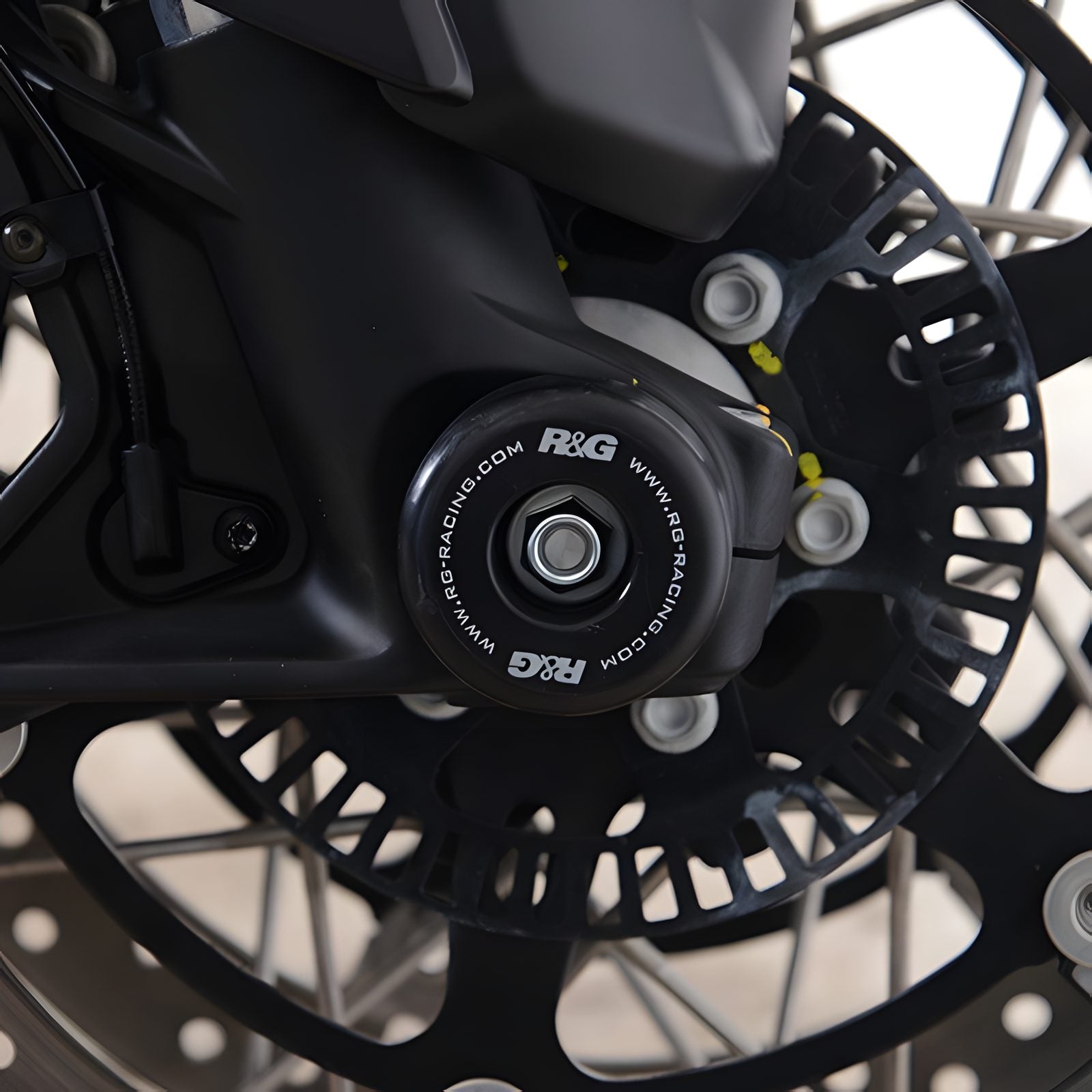 PROTEZIONI PERNO FORCELLA ANTERIORE COPPIA R&G PER MOTO GUZZI V85 TT 2019 NERO