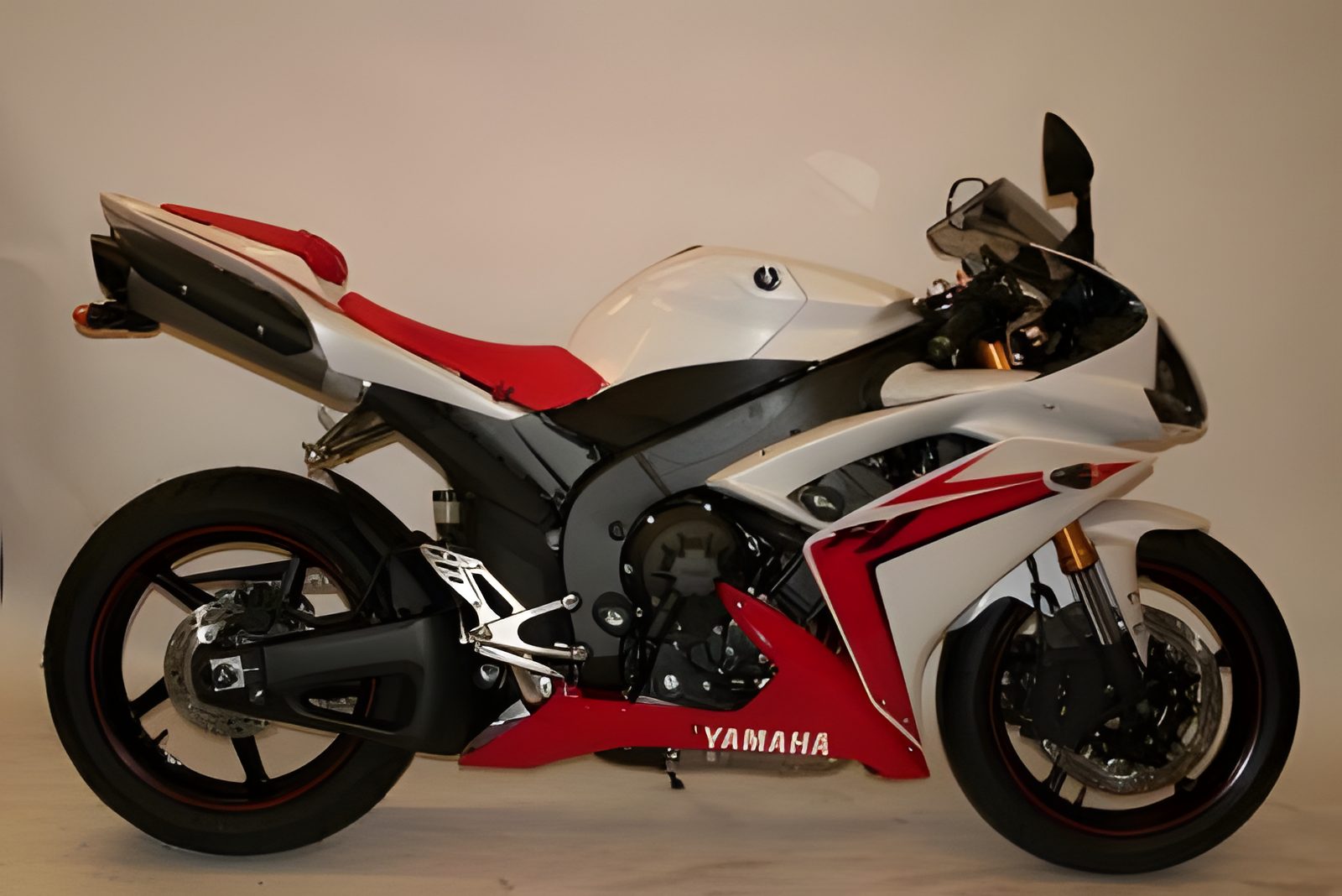R&G PORTATARGA COMPATIBILE PER YAMAHA YZF-R1 2007 > 2014 LP0040BK NERO