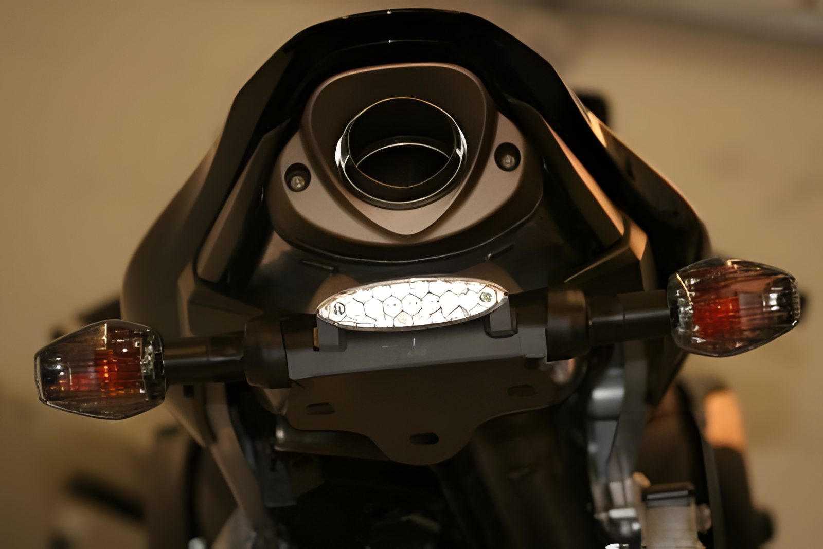 PORTATARGA R&G COMPATIBILE PER HONDA CBR600RR 2007 > 2012 LP0042BK NERO