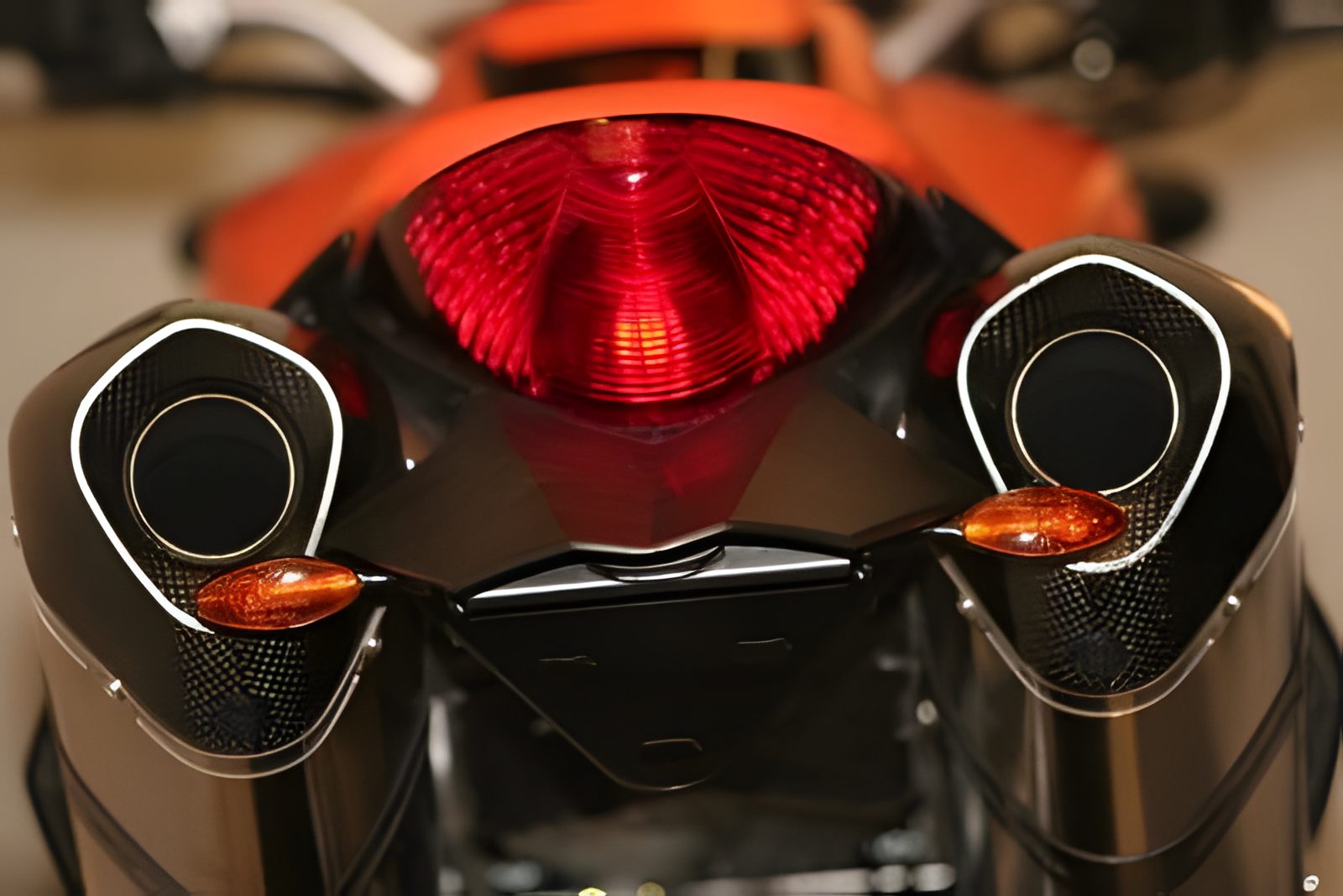 R&G PORTATARGA COMPATIBILE PER KTM 990 SUPER DUKE TUTTI GLI ANNI LP0043BK NERO