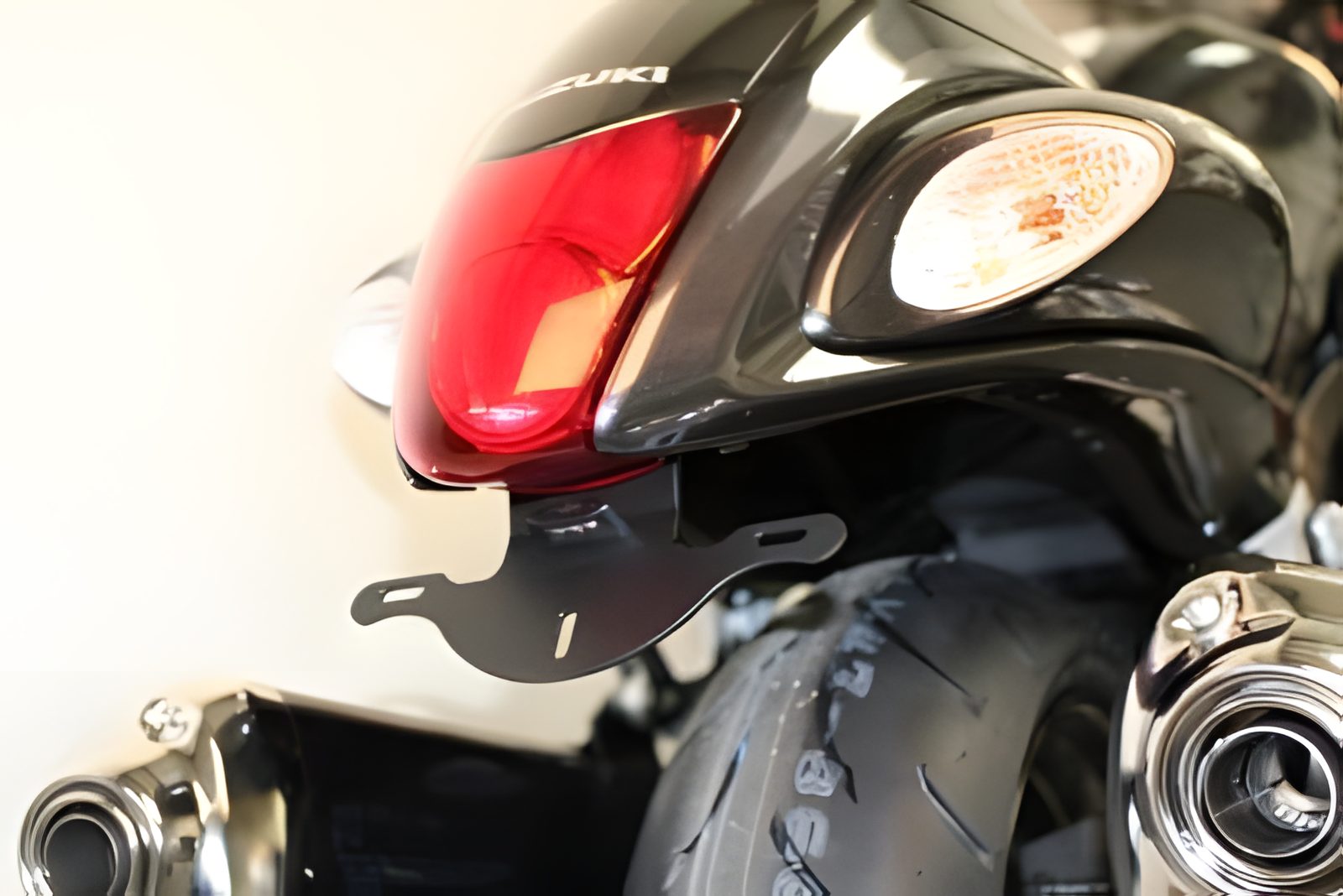 R&G PORTATARGA PER SUZUKI GSX1300R HAYABUSA 2008 > 2020 LP0059BK NERO