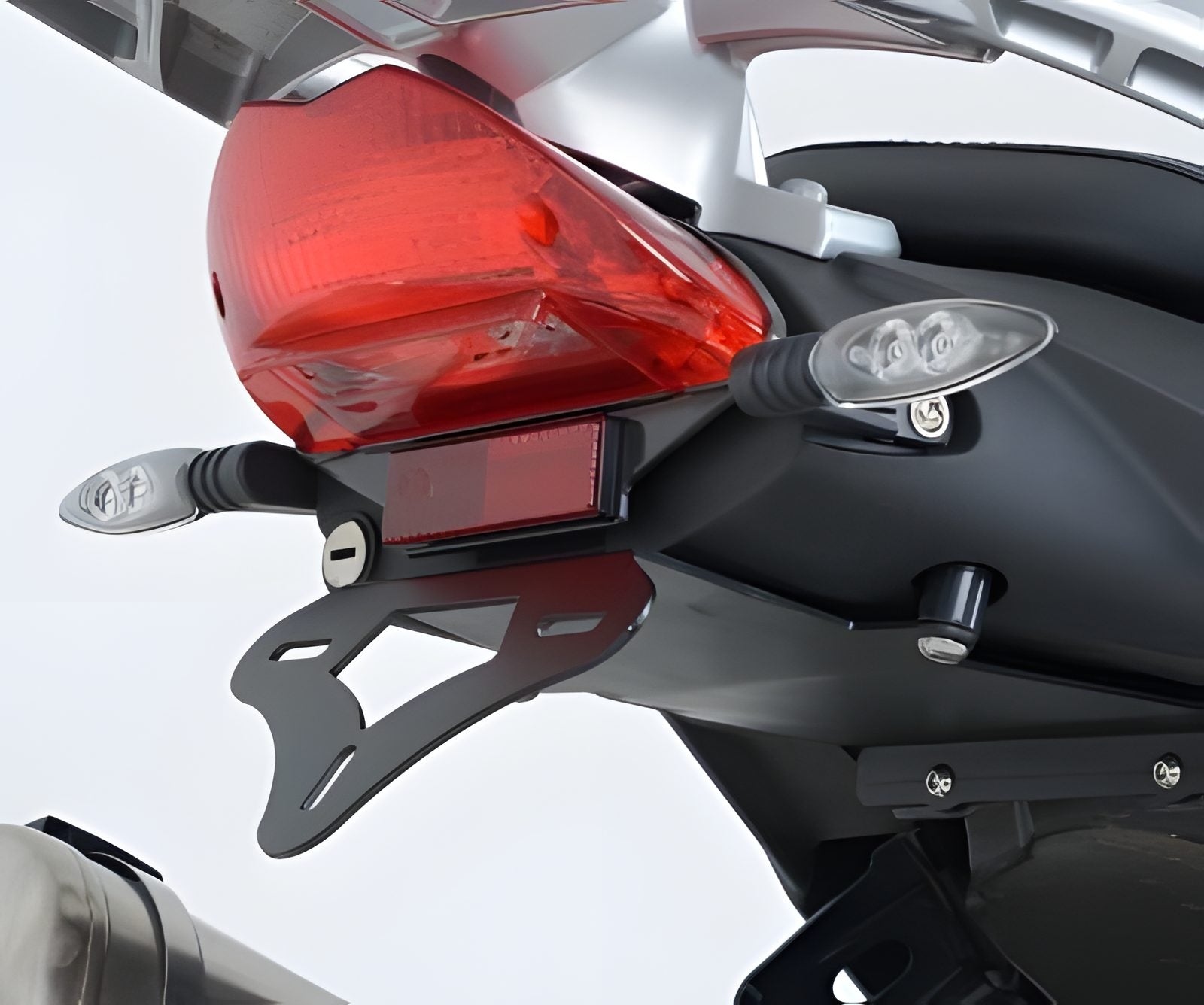 PORTATARGA BMW R&G PER BMW F 800GT 2013 > 2018 SENZA STAFFA PORTAPACCHI LP0144BK