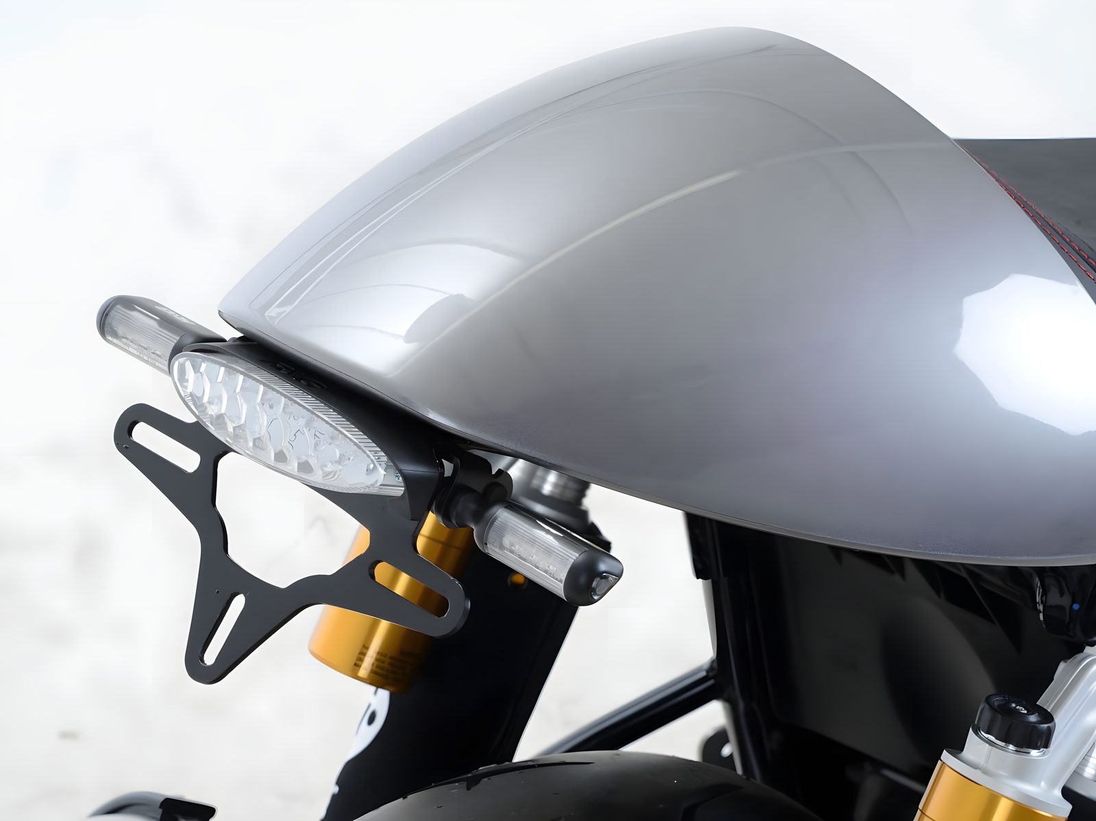 R&G PORTATARGA COMPATIBILE PER TRIUMPH THRUXTON 1200 2016 > 2018 LP0201BK NERO