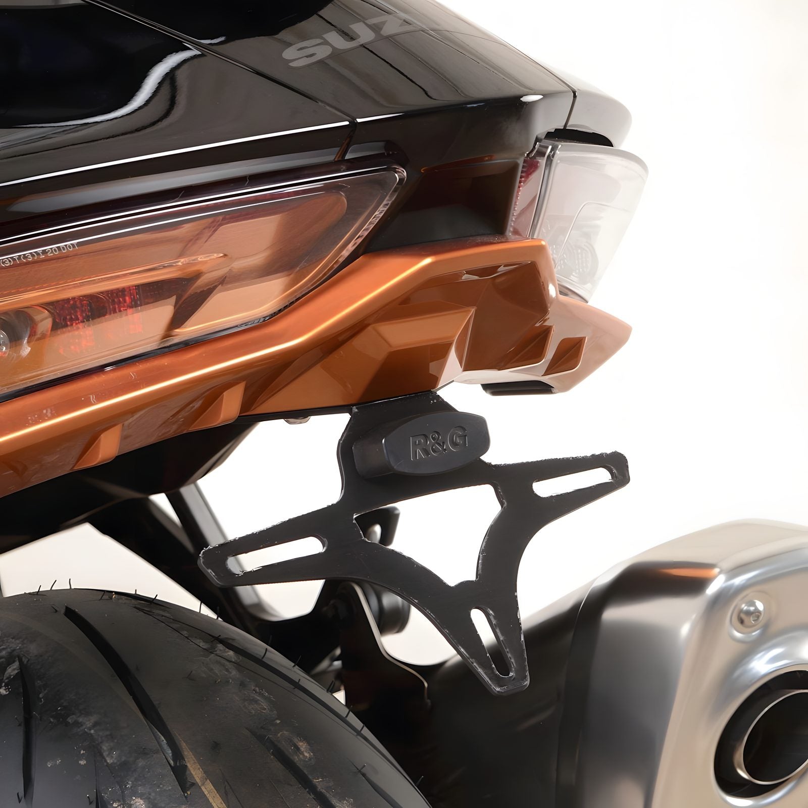 PORTATARGA R&G COMPATIBILE PER SUZUKI HAYABUSA 2021 > 2023 NERO LP0309BK