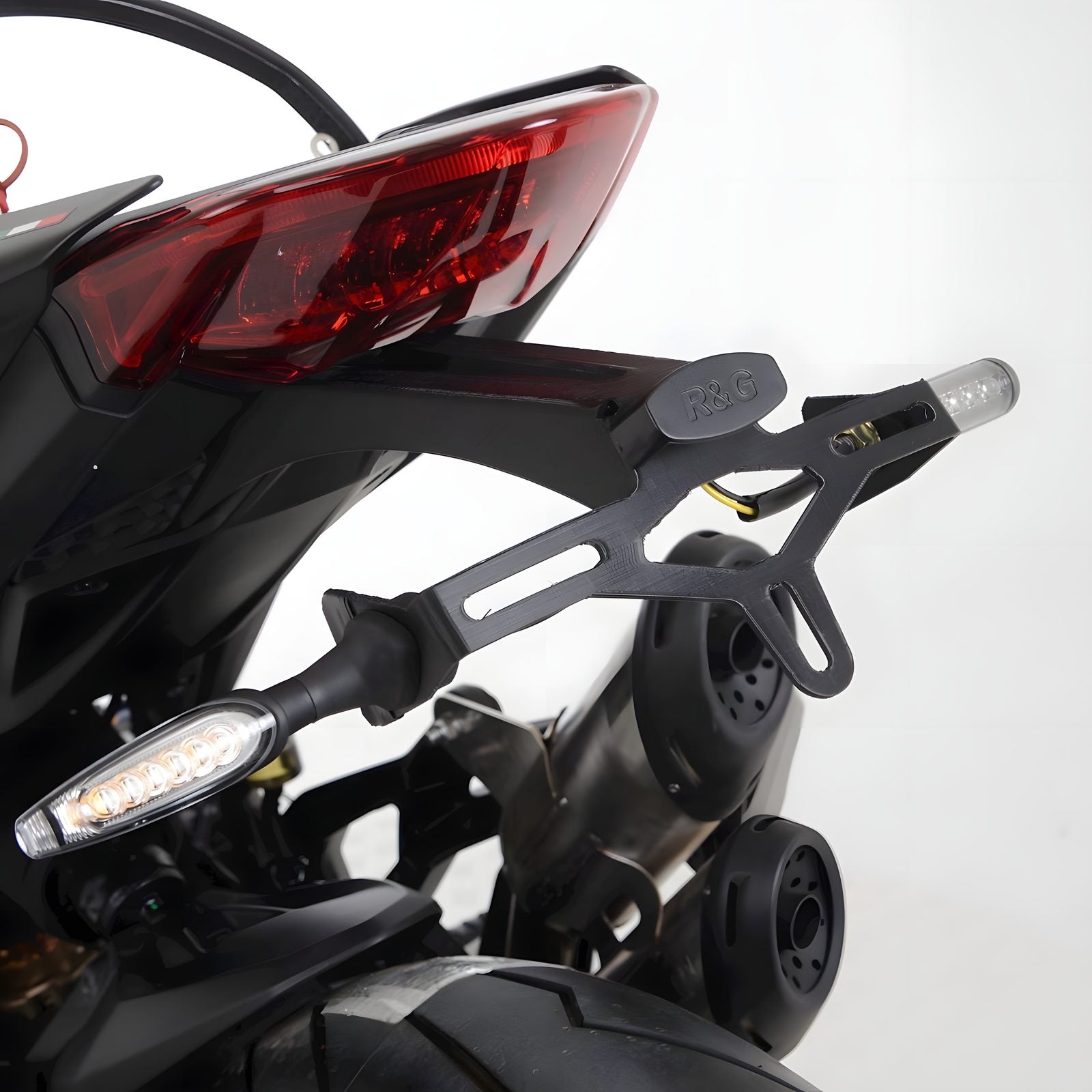 PORTATARGA R&G COMPATIBILE PER DUCATI MONSTER 950 2021 > 2024 NERO LP0316BK