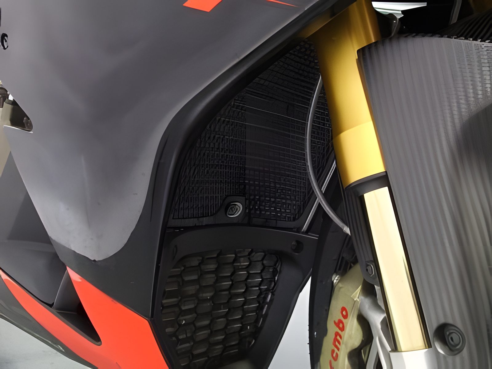 PROTEZIONE RADIATORE ACQUA R&G PER APRILIA RSV4 Factory 2009 > 2014 TITANIO