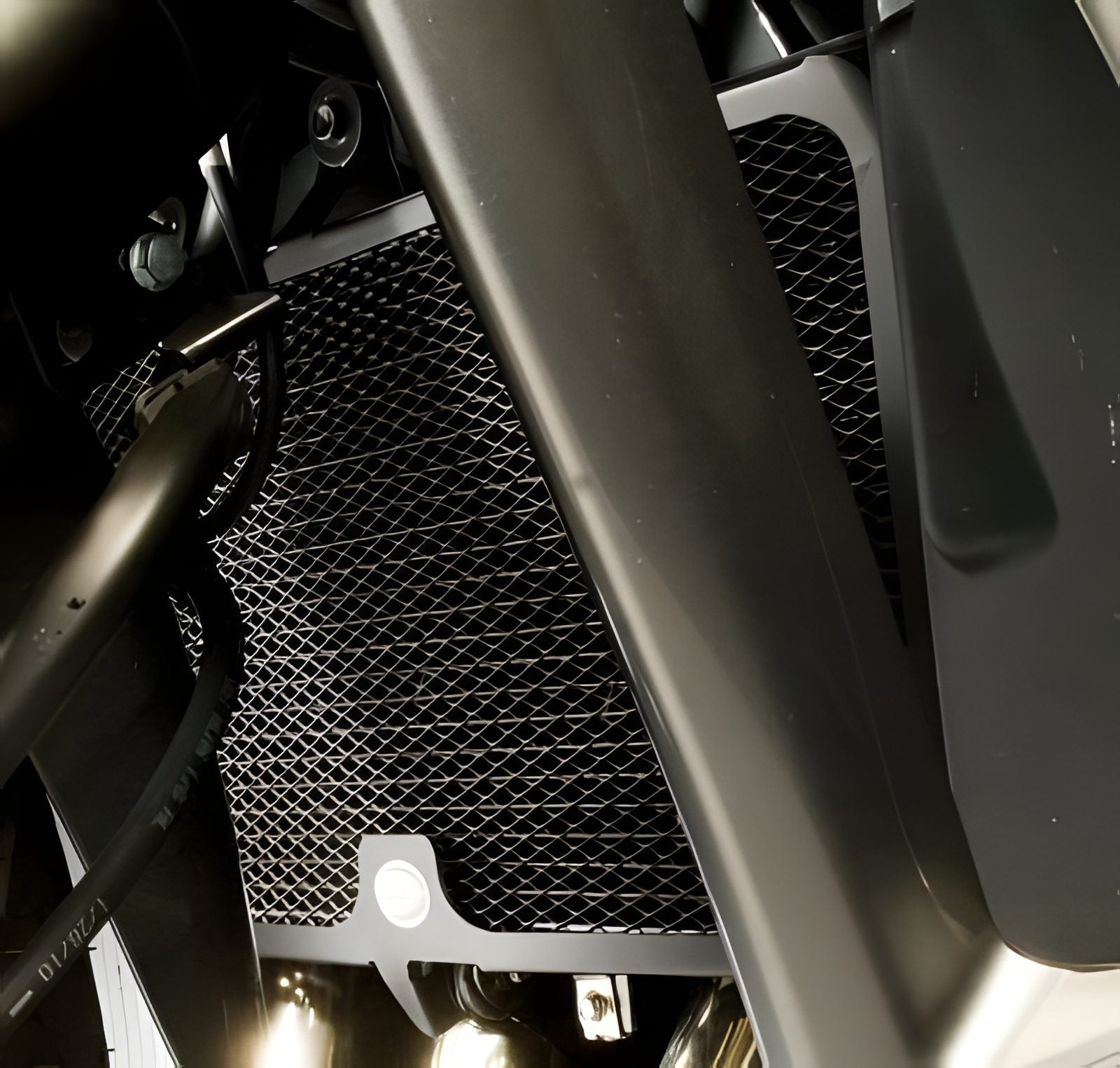 PROTEZIONE RADIATORE ALLUMINIO R&G PER SUZUKI GSX-1250 FA 2010 > 2018 NERO