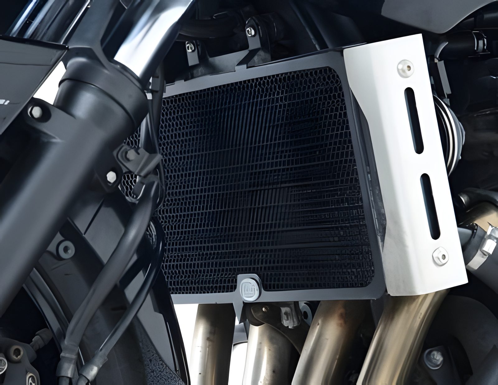 R&G PROTEZIONE RADIATORE ALU PER SUZUKI BANDIT 1250 TUTTI GLI ANNI RAD0158