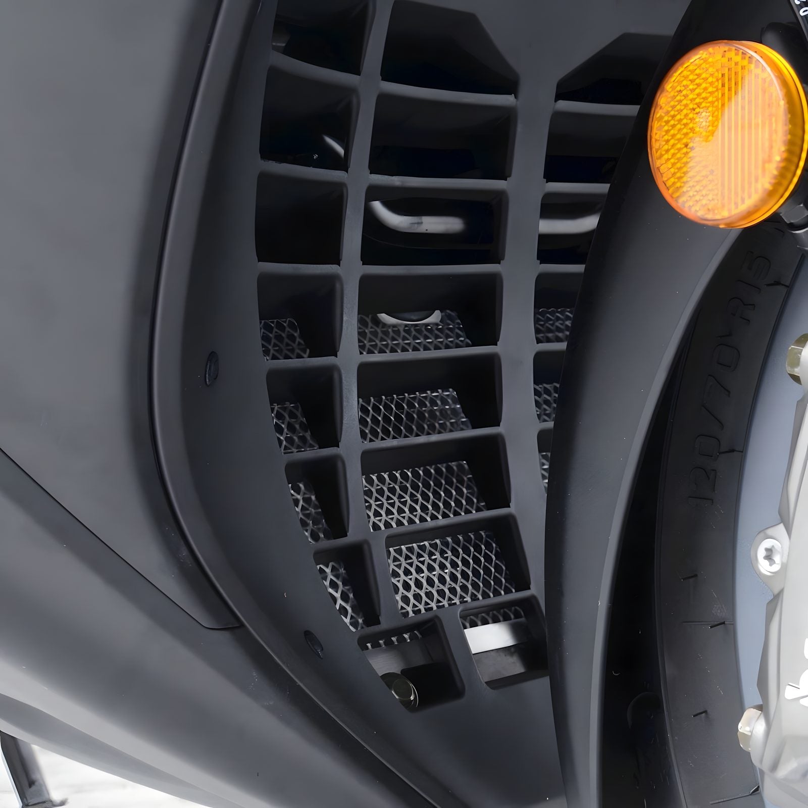 PROTEZIONE RADIATORE ALLUMINIO R&G PER KYMCO AK 550 2018 2019 ARGENTO RAD0252SI