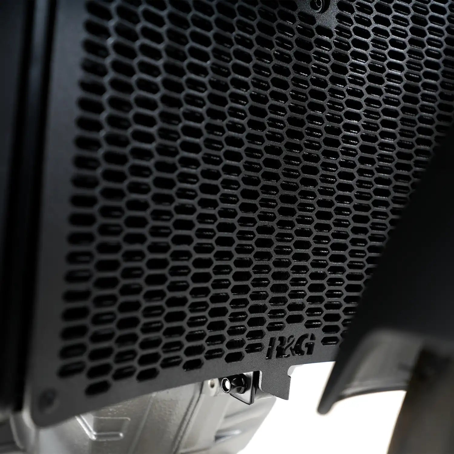 PROTEZIONE RADIATORE ACQUA R&G PER KTM 1390 SUPER DUKE R / EVO 2024 NERO