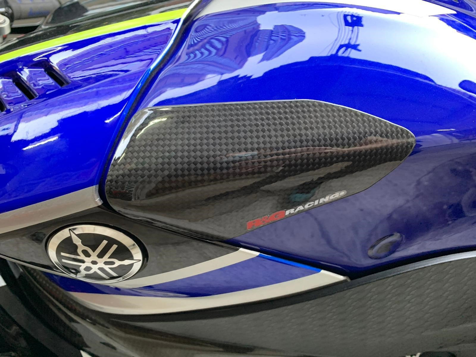 R&G PROTEZIONI SERBATOIO CARBONIO PER YAMAHA YZF-R6 2017 > 2020 COPPIA TS0041CG