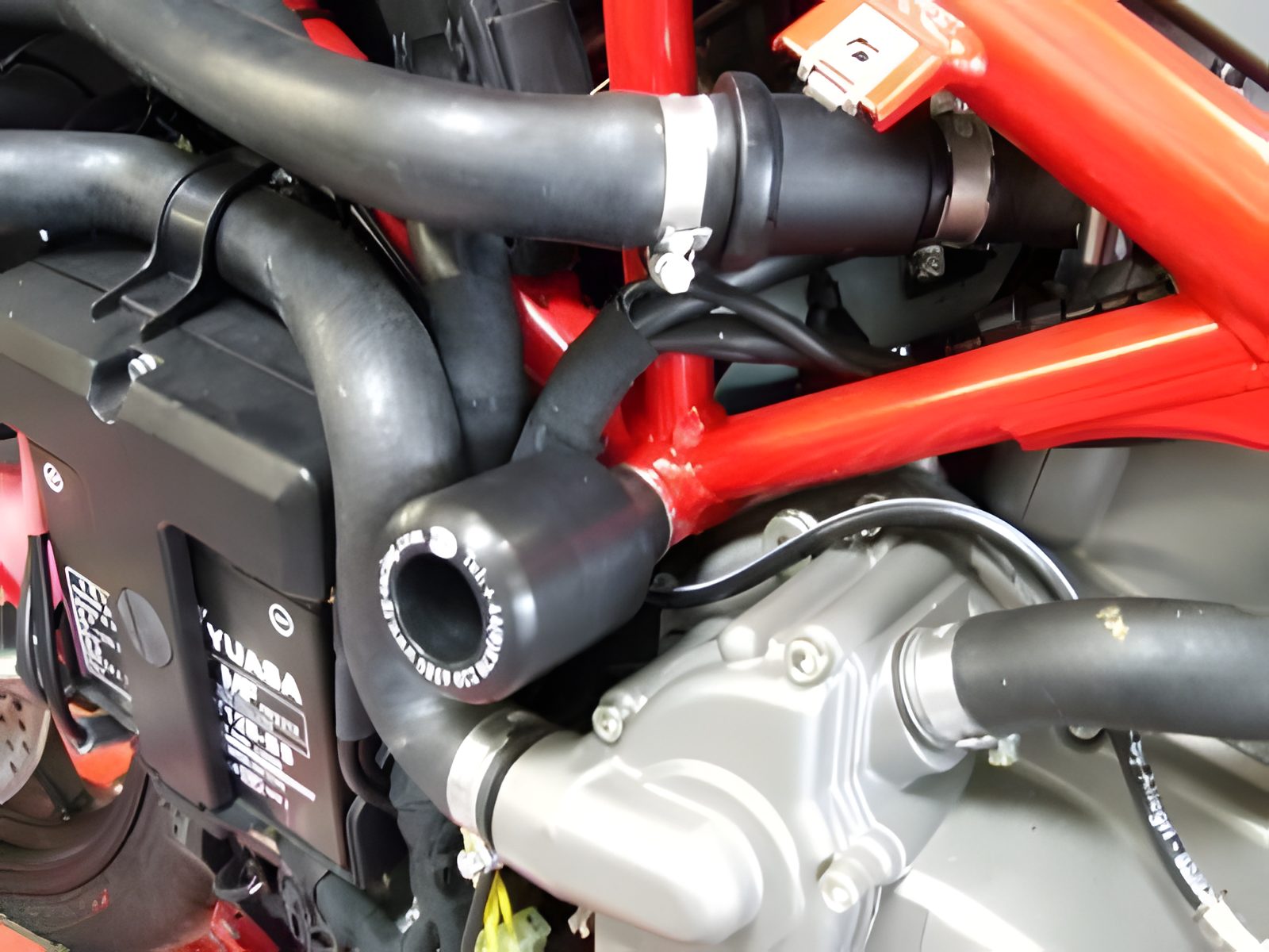 TAMPONI SOTTOCARENA R&G PER DUCATI 848 2008 > 2014 NERO UCP0003BL