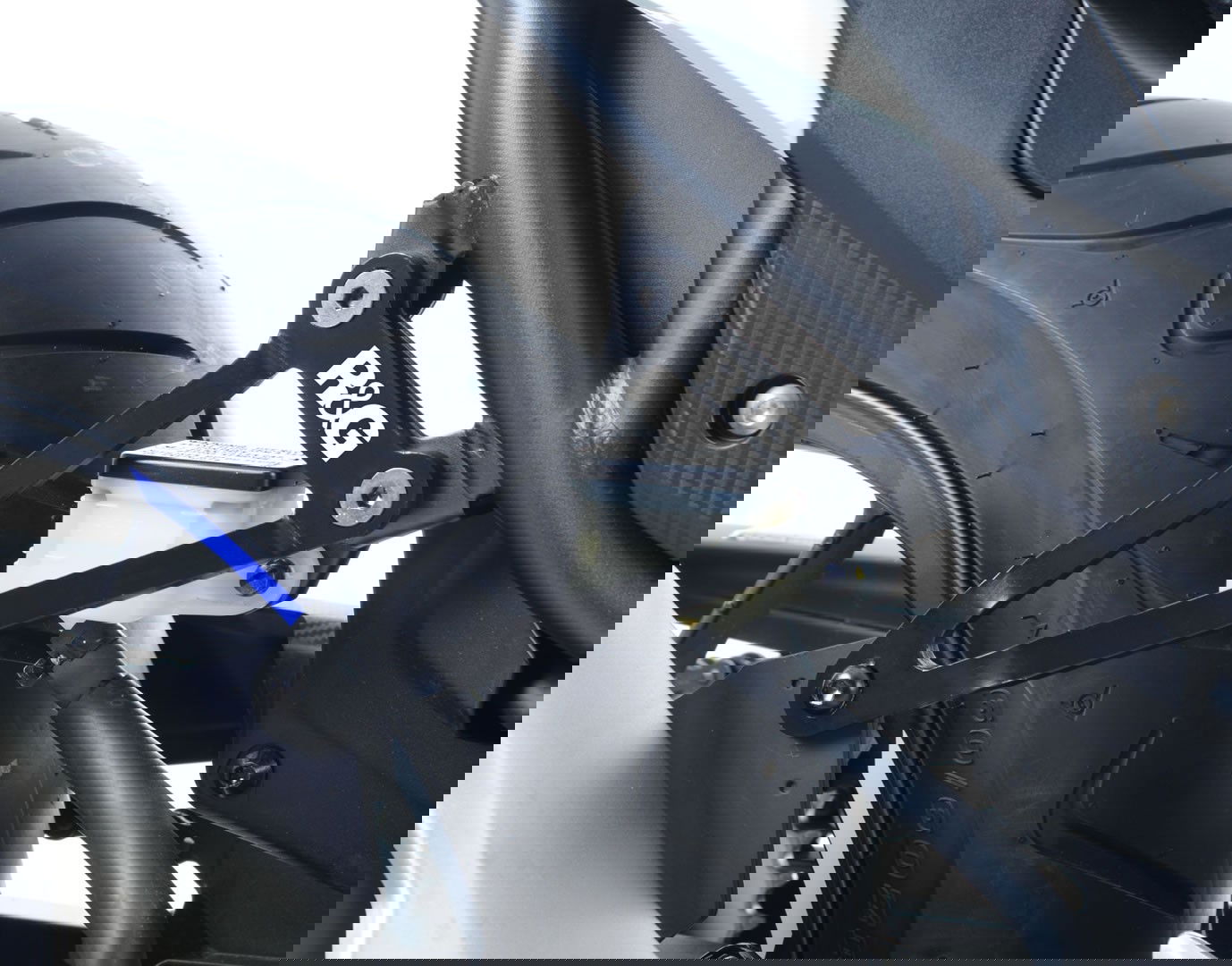 STAFFA SUPPORTO SCARICO R&G PER HONDA CBR 500 R 2016 > 2023 NERO KIT EH0069BKA